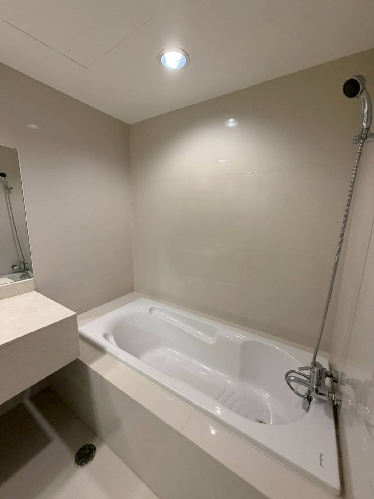 For RentCondoSiam Paragon ,Chulalongkorn,Samyan : Chamchuri Square Residence【𝐑𝐄𝐍𝐓】🔥A room with a sleek, luxurious design and a classic feel; every corner looks expensive!🔥 Contact Line ID: @hacondo