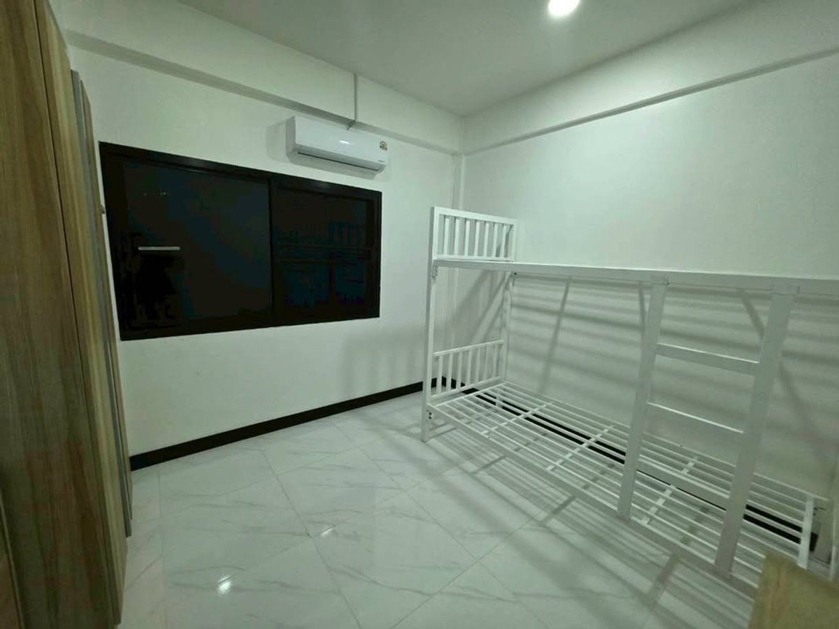For RentHouseNonthaburi, Bang Yai, Bangbuathong : 4Bedroom House, 51 sq.wa., near MRT Saimai Station (less than 1 km walk), 3 Parking Spaces, Suitable for Company Registration