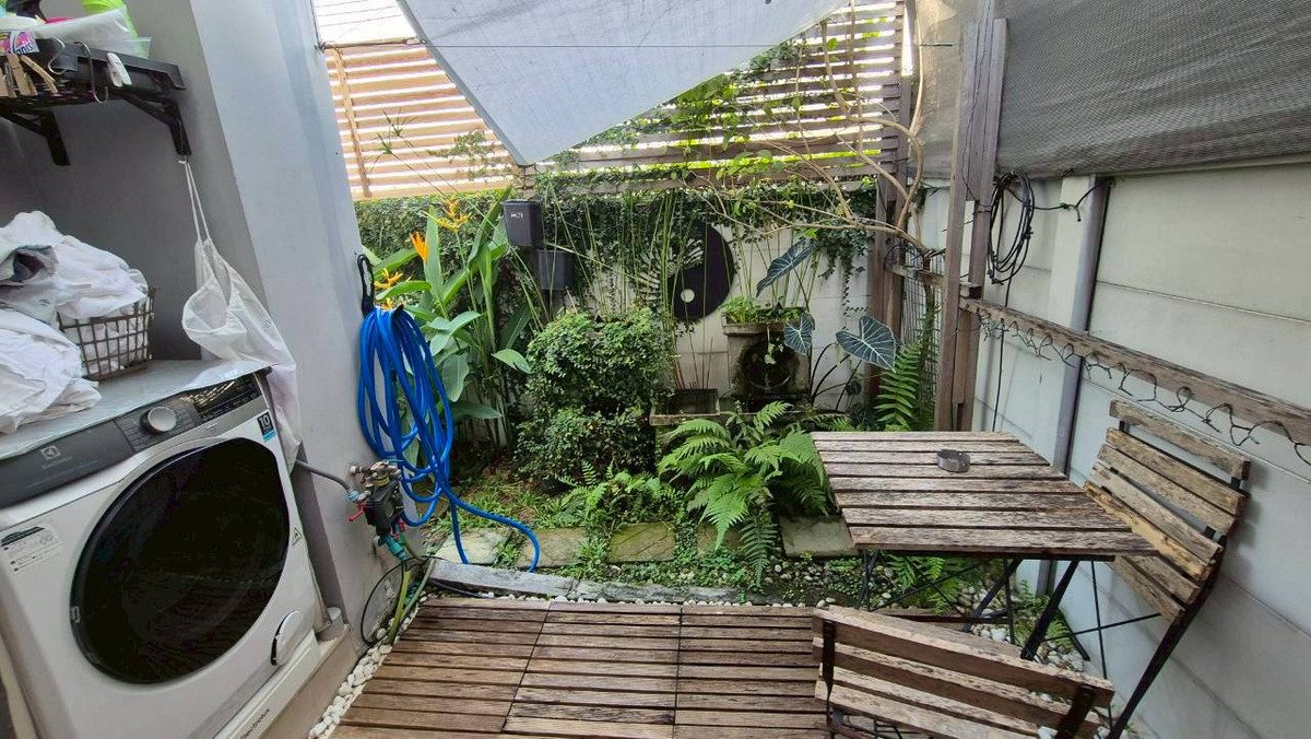 For RentTownhomeRattanathibet, Sanambinna : Townhouse for rent, corner plot, Baan Klang Muang Rattanathibet