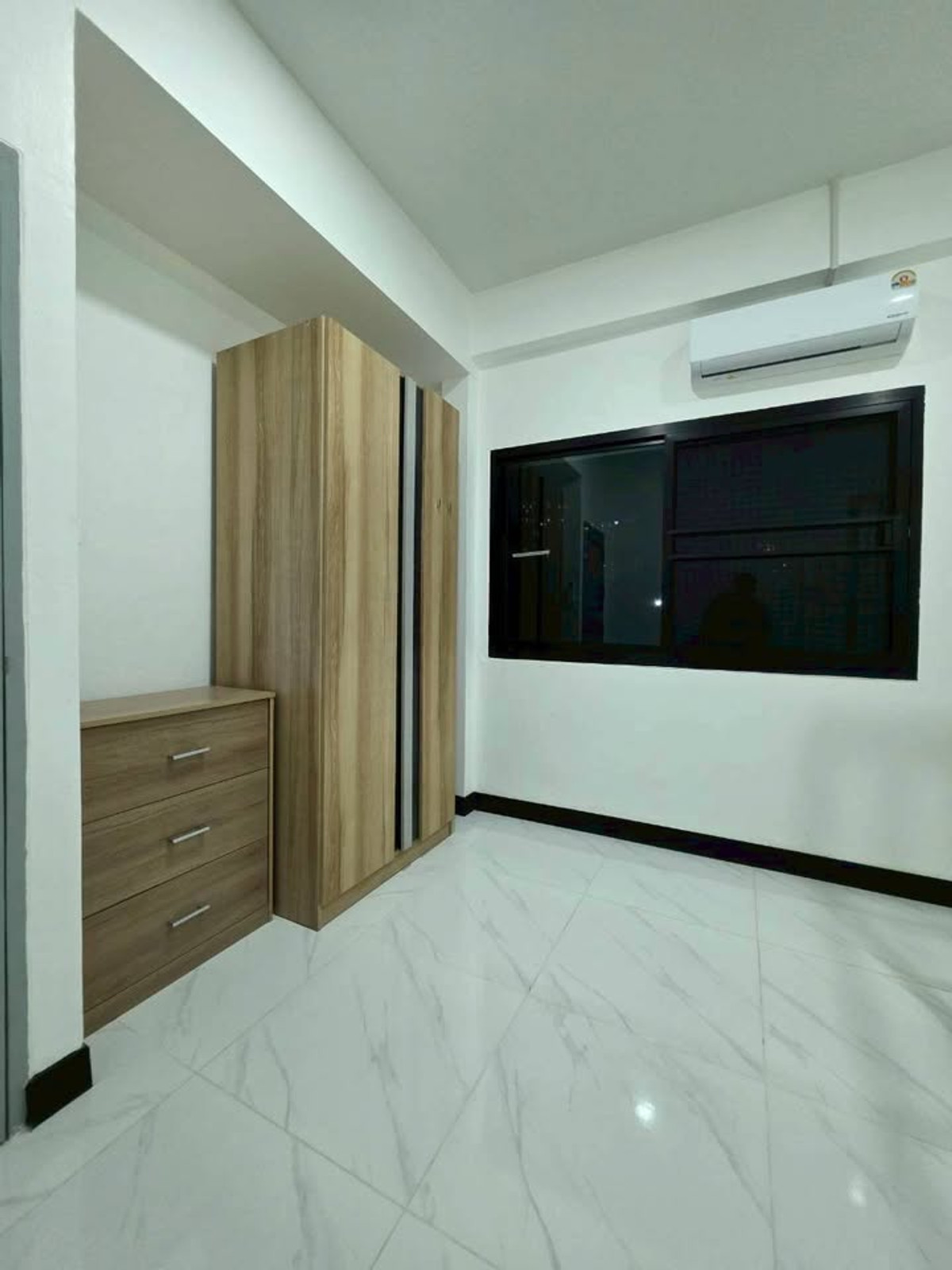 For RentHouseNonthaburi, Bang Yai, Bangbuathong : 4Bedroom House, 51 sq.wa., near MRT Saimai Station (less than 1 km walk), 3 Parking Spaces, Suitable for Company Registration
