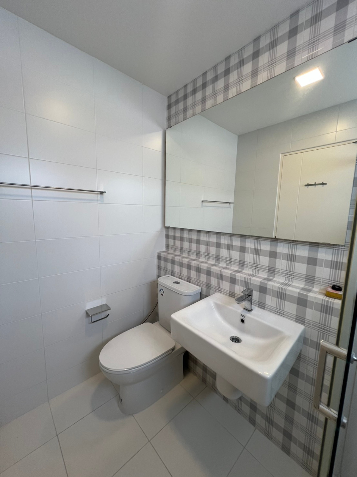 For SaleTownhomeBangna, Bearing, Lasalle : P-2977 Urgent sale!  Indy 4 Bangna KM.7, ready to move in, good location, near MEGA Bangna.