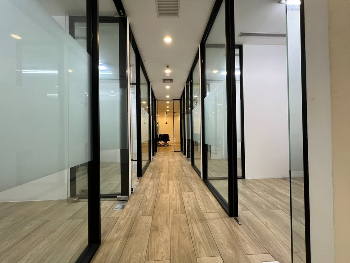 For RentWarehouseOnnut, Udomsuk : HR3288Office & Warehouse Udomsuk 31, good location, complete parking, suitable as a distribution point and office.