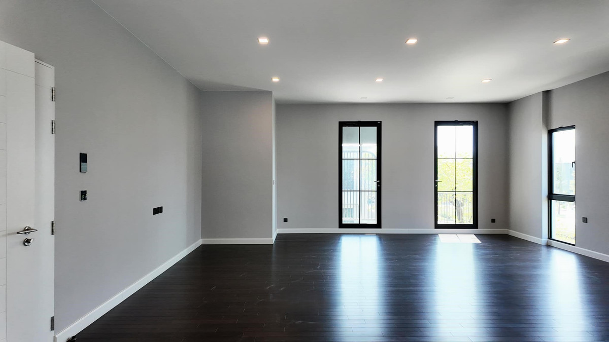 ขายบ้านปิ่นเกล้า จรัญสนิทวงศ์ : Grand Bangkok Boulevard Pinklao-Kanchana บ้านหลังมุมติดสวน ขนาดใหญ่ 620 ตร.ม. Please call: 082-894-4624