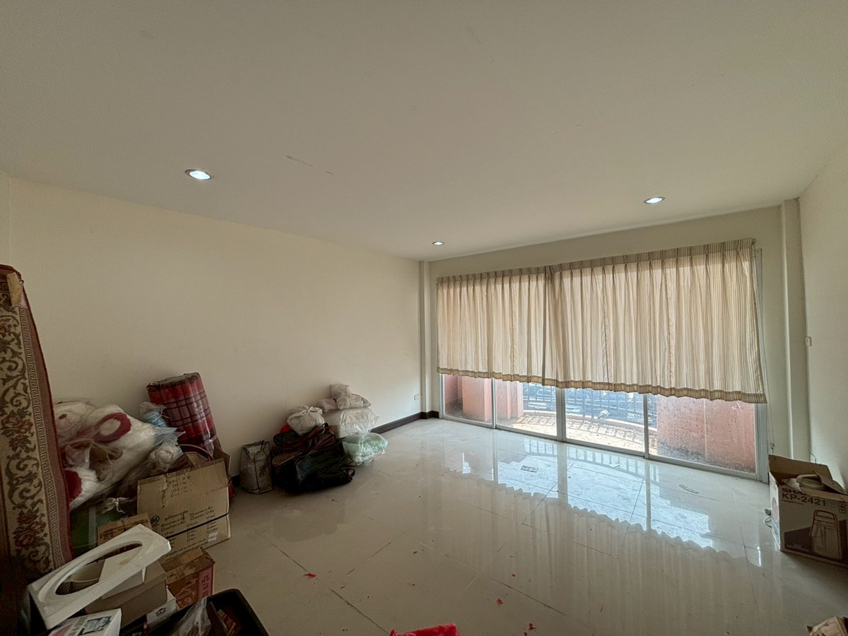 ขายอาคารพาณิชย์เชียงใหม่ : 95872 - ขายอาคารพาณิชย์ 3 ชั้น ทำเลศักยภาพสูง ใกล้อาเขตเชียงใหม่