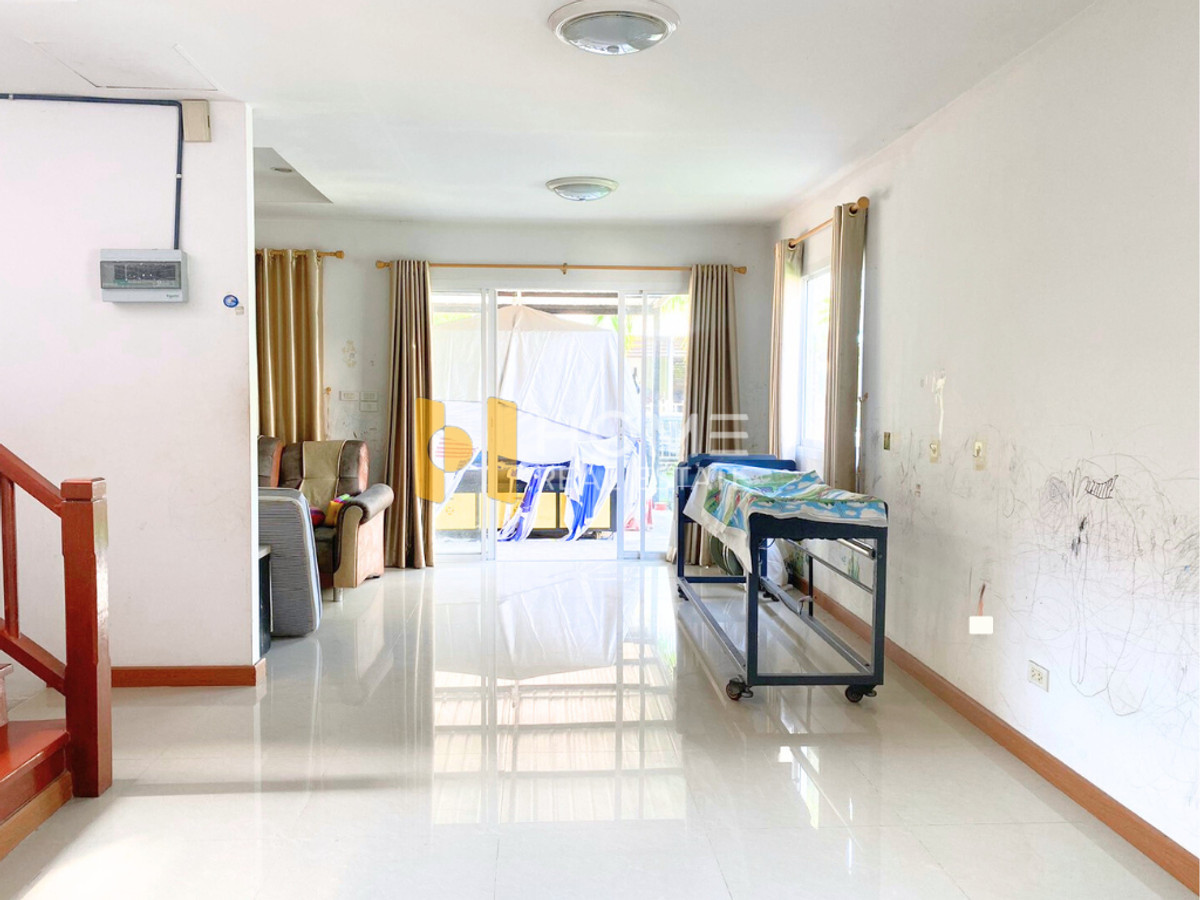 ขายบ้านมีนบุรี-ร่มเกล้า : หลังใหญ่ 65 ตร.วา ราคานี้หาไม่ได้แล้ว 🔥 ฟลอร่า วิลล์ พาร์ค ซิตี้ สุวินทวงศ์ / 3 ห้องนอน (ขาย), Flora Ville Park City Suwinthawong / 3 Bedrooms (FOR SALE) FAHS006