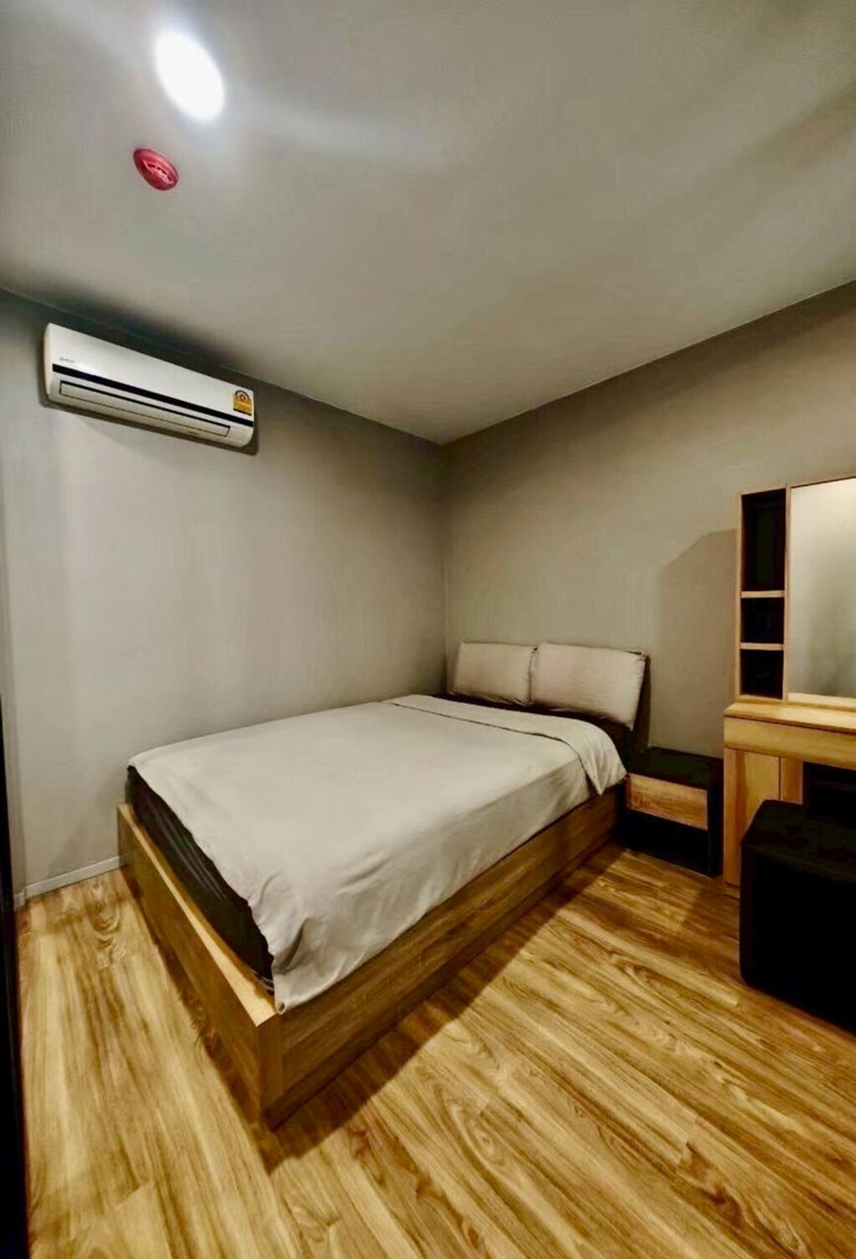 ให้เช่าคอนโดสาทร นราธิวาส : ให้เช่า บลอสซั่ม คอนโด สาทร-เจริญราษฎร์ เลขที่ 258/46 (ว่าง 1/4/69)