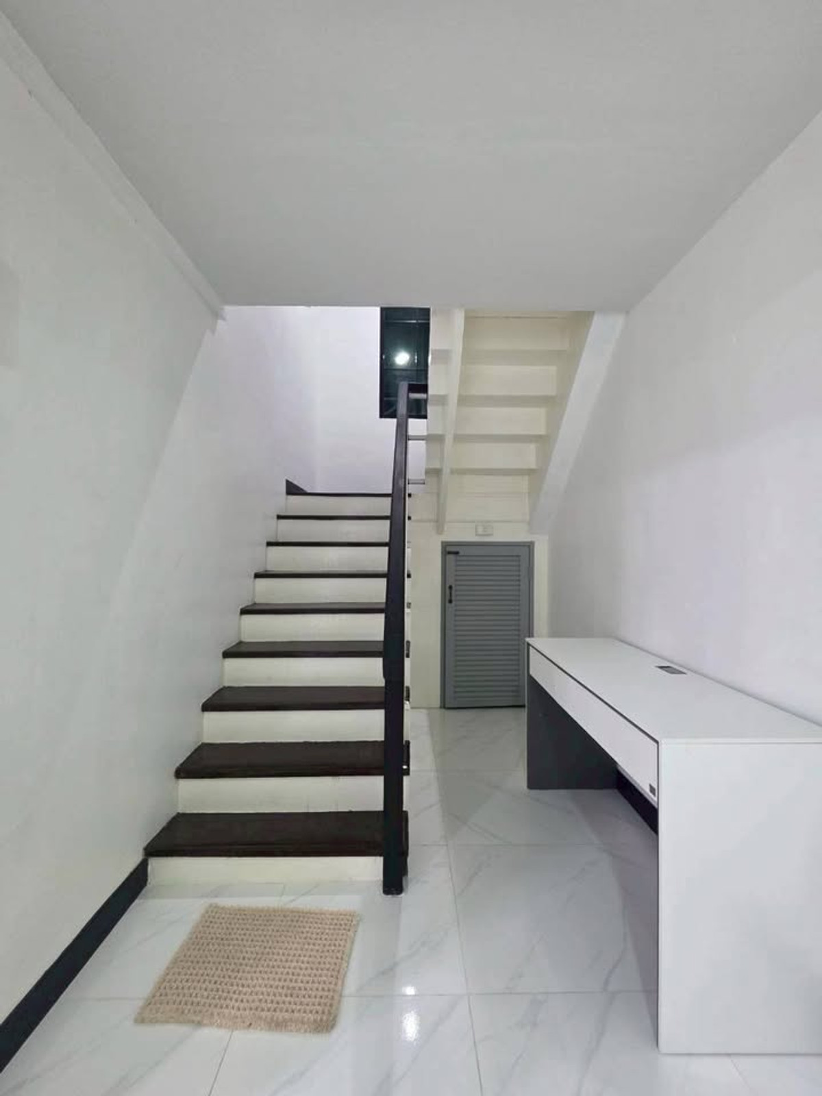 For RentHouseNonthaburi, Bang Yai, Bangbuathong : 4Bedroom House, 51 sq.wa., near MRT Saimai Station (less than 1 km walk), 3 Parking Spaces, Suitable for Company Registration