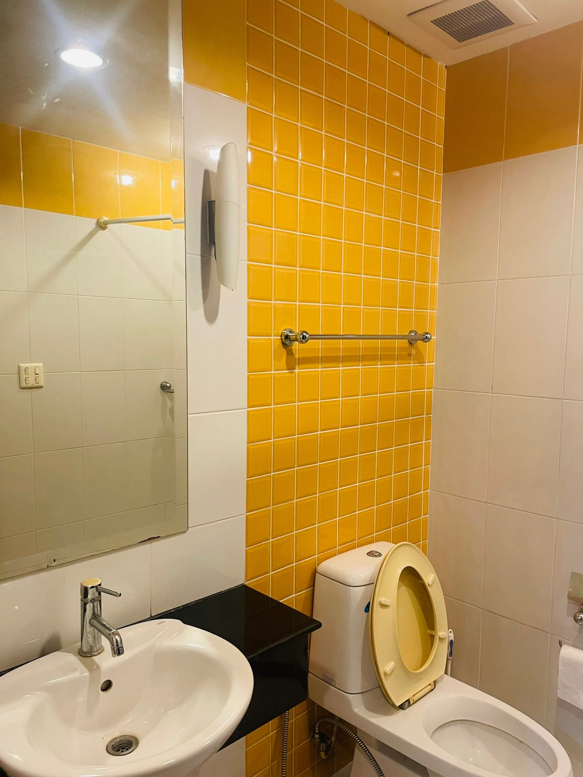 For RentCondoSukhumvit, Asoke, Thonglor : Condo for rent, City Smart Sukhumvit 18, near BTS Asoke, MRT Sukhumvit, beautiful room, good price, fully furnished. Ready to move in