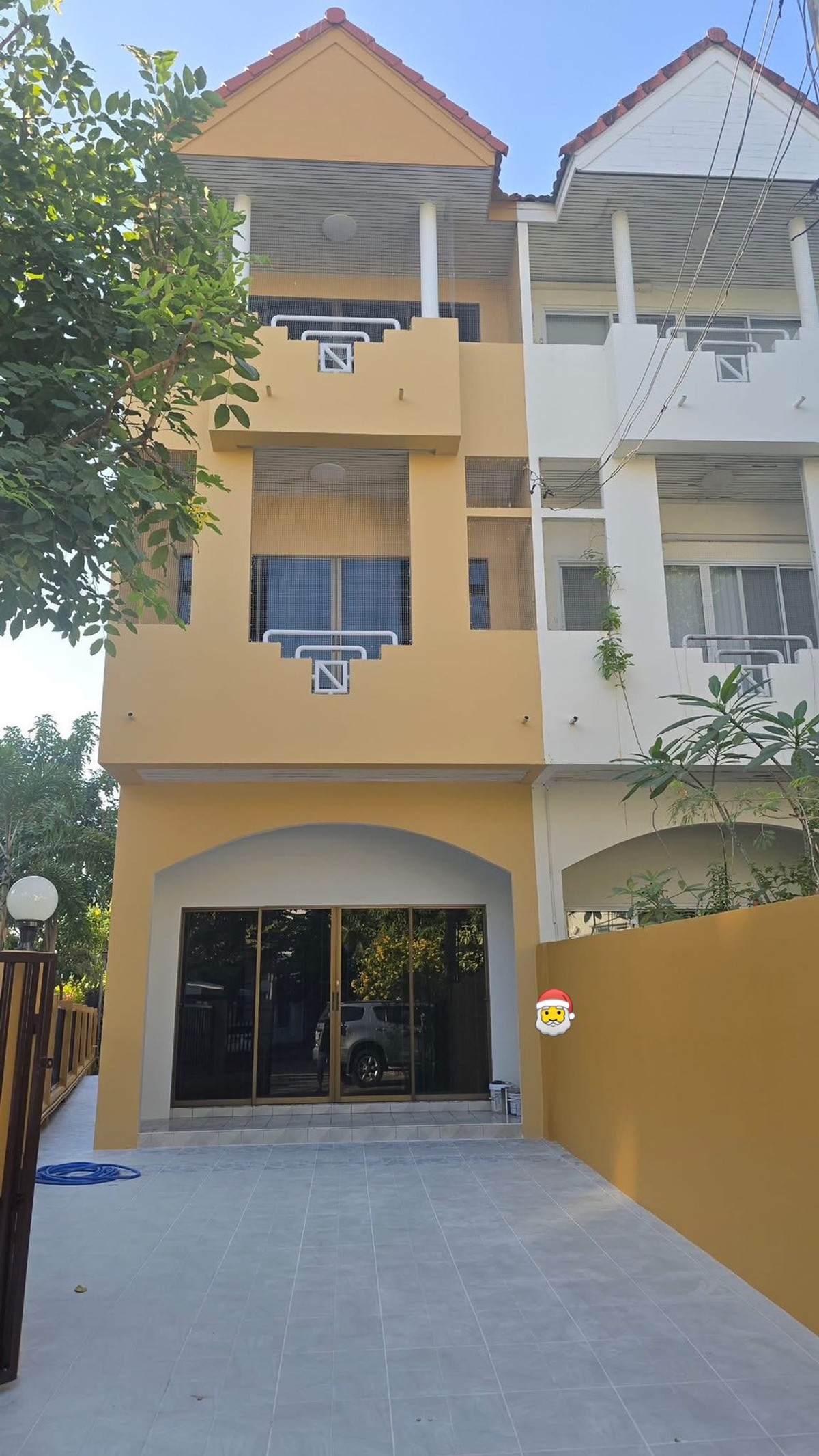 For RentTownhomeSeri Thai, Ramkhamhaeng Nida : 🏡 Newly renovated townhouse for rent, Sammakorn Ramkhamhaeng 122, 3 bedrooms, 2 bathrooms, quiet location, convenient travel, close to the BTS, expressway #Accepting foreigners ✨ Newly renovated house, beautiful condition, ready to move in 💰 Rental price 
