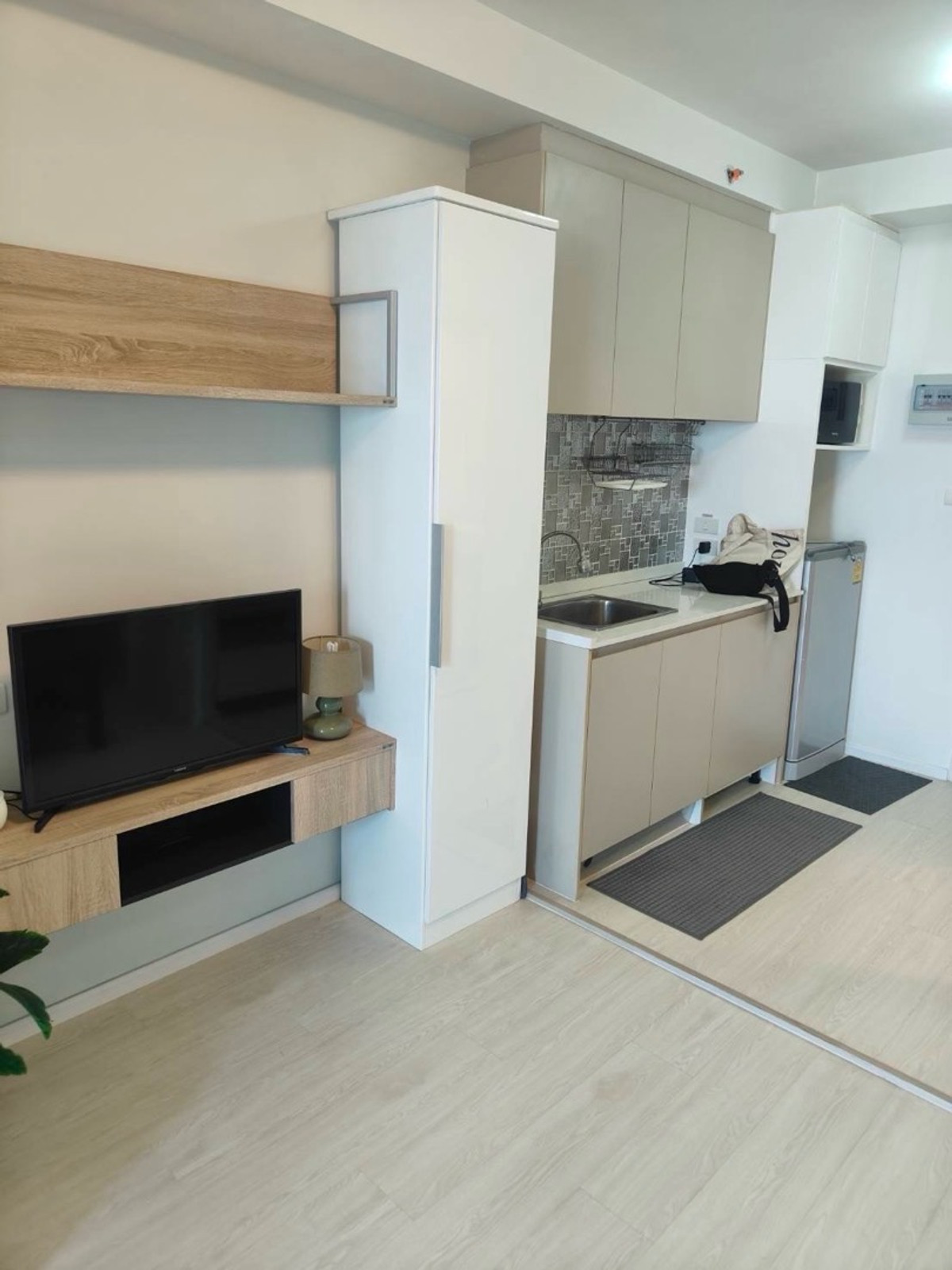 For RentCondoBangna, Bearing, Lasalle : 🔥31397🔥 For Rent: A Space ME Bangna 🌐LINE ID: @fastforrentcondo