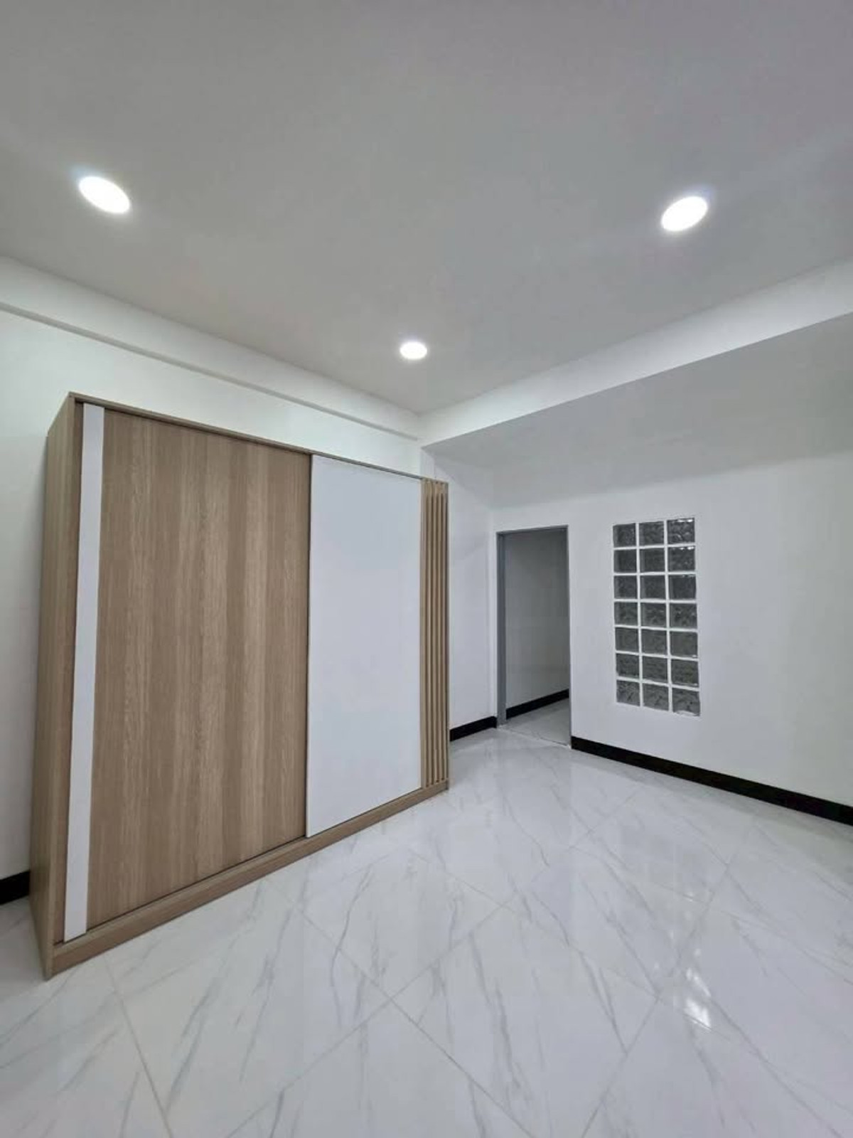 For RentHouseNonthaburi, Bang Yai, Bangbuathong : 4Bedroom House, 51 sq.wa., near MRT Saimai Station (less than 1 km walk), 3 Parking Spaces, Suitable for Company Registration