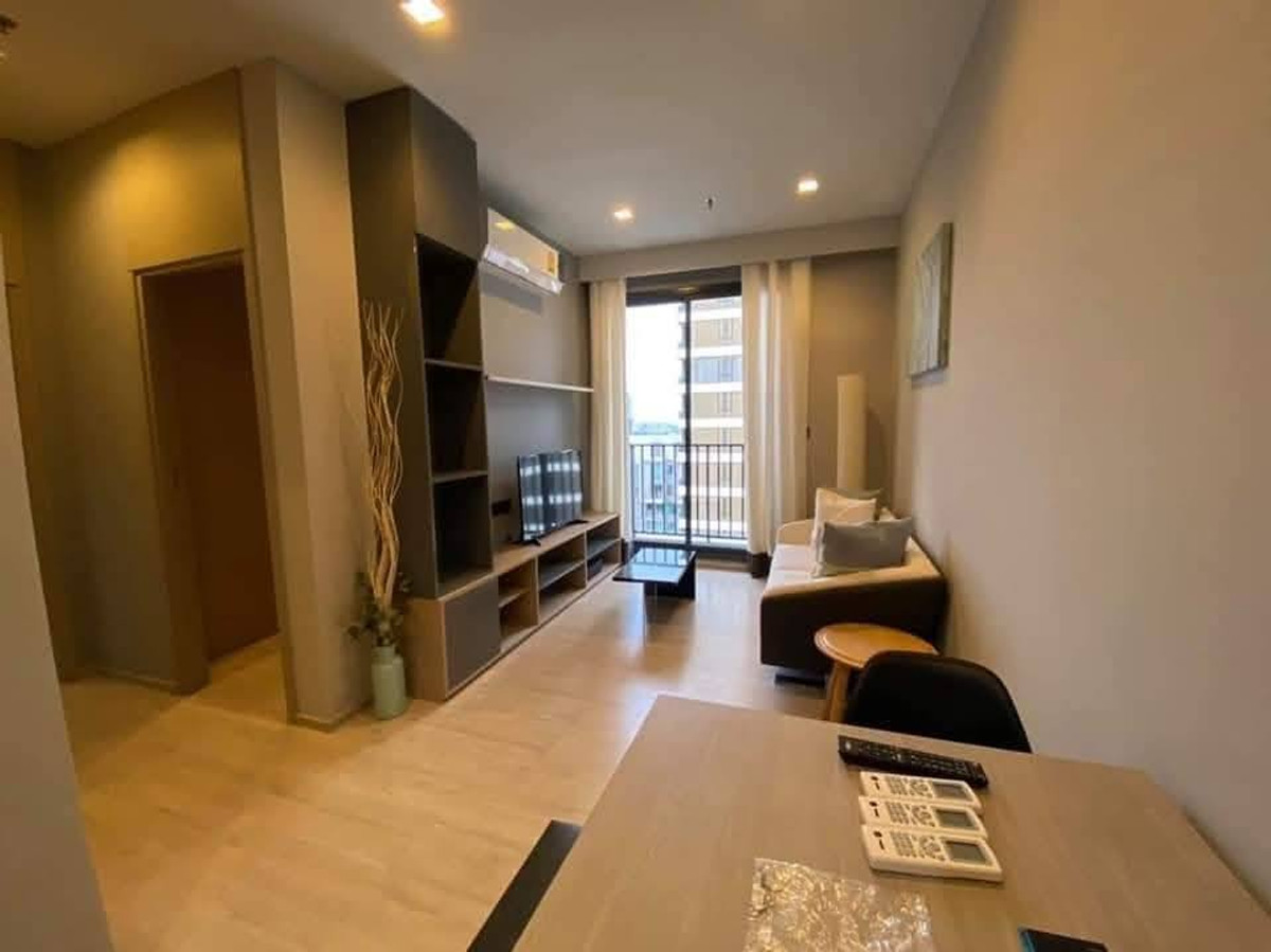 For RentCondoSukhumvit, Asoke, Thonglor : Condo for rent, M Thonglor, in the heart of Thonglor, 2 bedrooms, 2 bathrooms, size 57.5, high floor, beautiful view, there is a shuttle to and from BTS Thonglor.