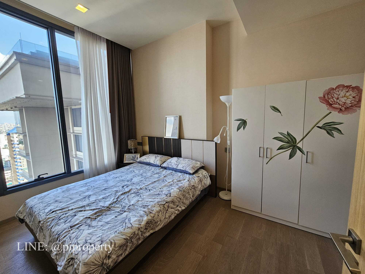 ให้เช่าคอนโดสุขุมวิท อโศก ทองหล่อ : ให้เช่าห้องชุด 2 ห้องนอน ตกแต่งครบครัน ในโครงการ Esee Asoke ทำเลดีเยี่ยมในย่านอโศก ใกล้รถไฟฟ้า BTS และ MRT