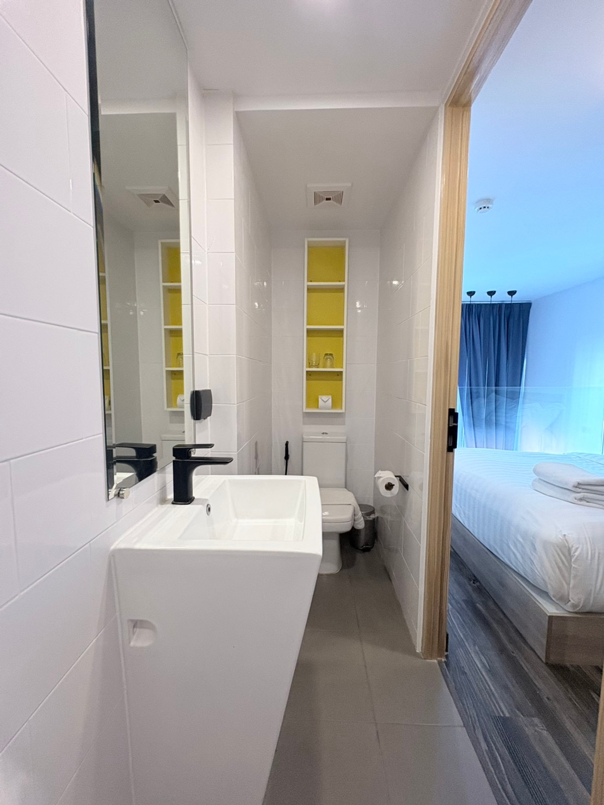 ให้เช่าคอนโดภูเก็ต : Best Price ✨ ให้เช่า Utopia Naiharn สไตล์ Loft ห้องสวยมาก วิวสระว่ายน้ำ ฟรีทำความสะอาด 1 ครั้ง/อาทิตย์