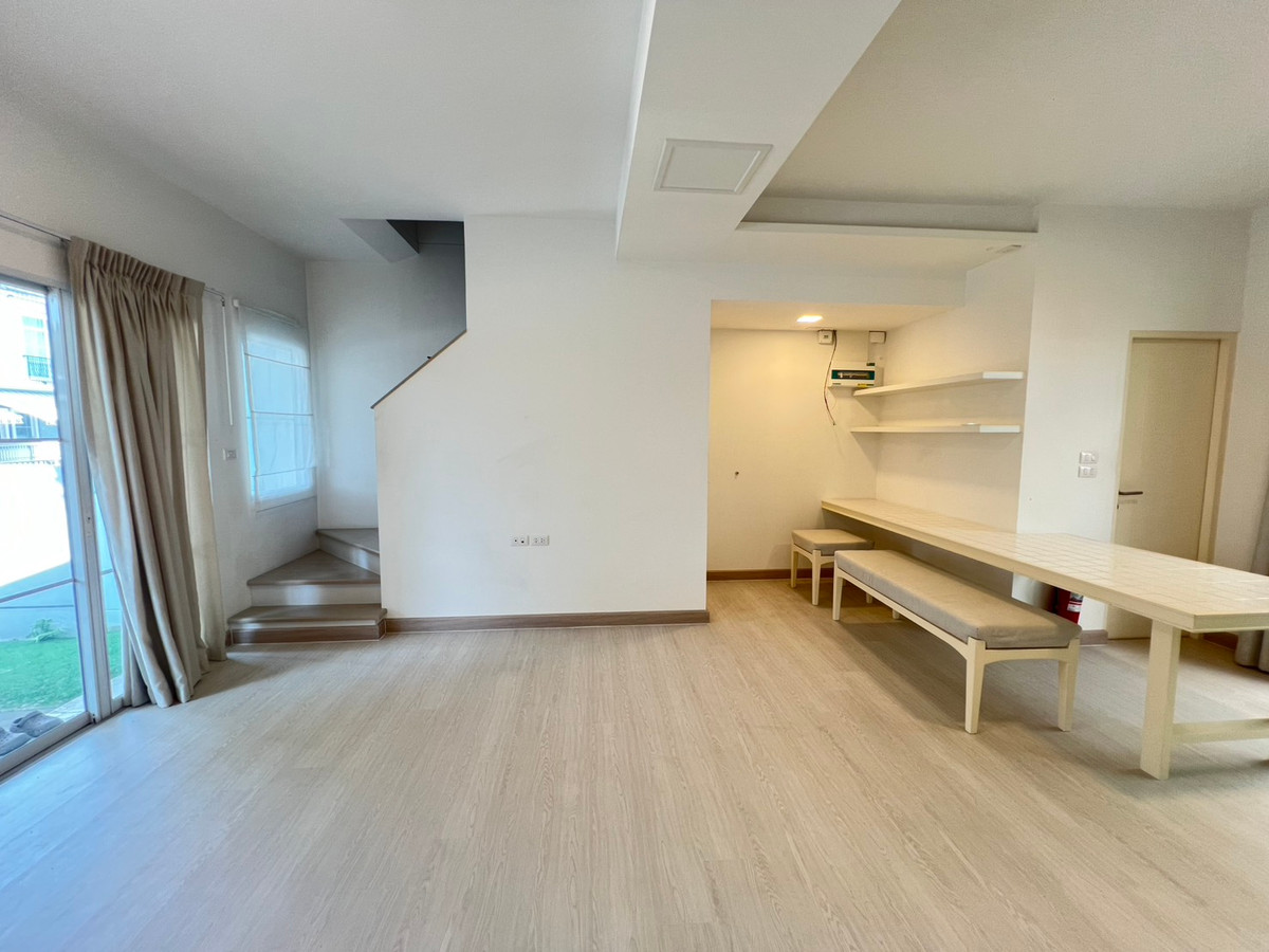 For SaleTownhomeBangna, Bearing, Lasalle : P-2977 Urgent sale!  Indy 4 Bangna KM.7, ready to move in, good location, near MEGA Bangna.