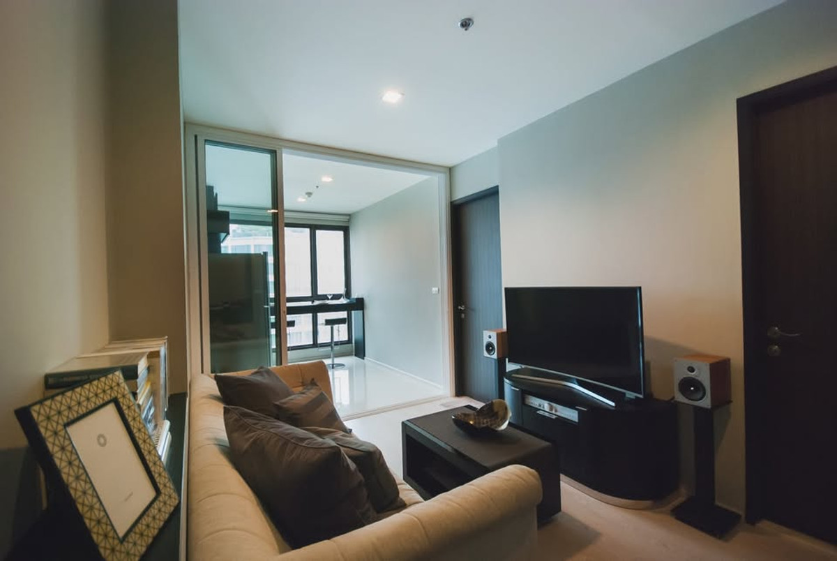 For RentCondoOnnut, Udomsuk : Condo for rent Rhythm Sukhumvit 44/1 1bedroom 1bathroom fully furnished. Ready to move in!
