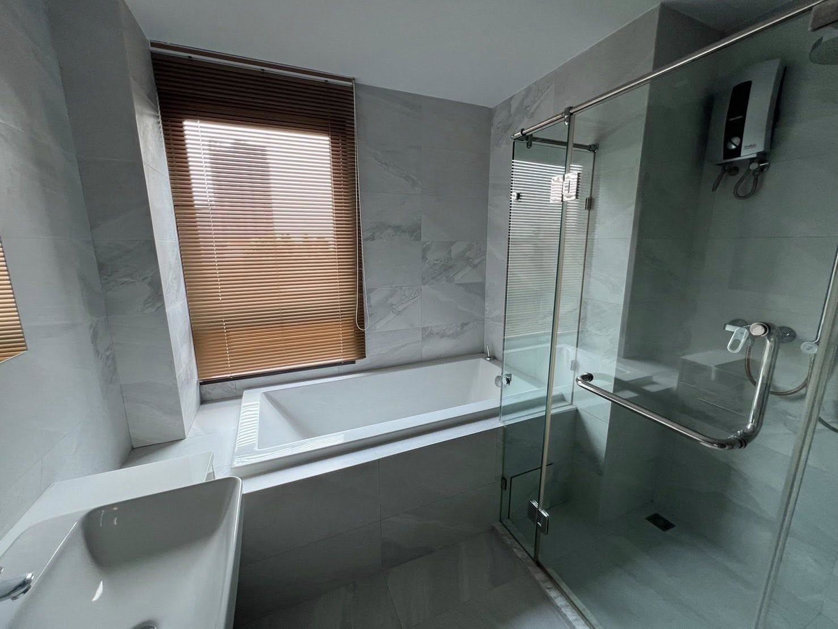 For SaleCondoSukhumvit, Asoke, Thonglor : ✨ GT16081 | Ready for urgent sale, special price, great value at Rhythm Ekkamai, very beautiful room, fully furnished, hard to find price, beautiful number, no extra added!!