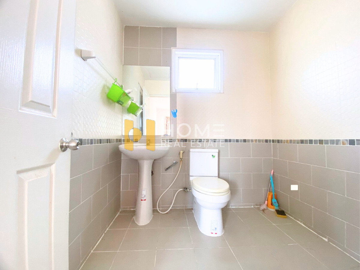 ขายบ้านมีนบุรี-ร่มเกล้า : หลังใหญ่ 65 ตร.วา ราคานี้หาไม่ได้แล้ว 🔥 ฟลอร่า วิลล์ พาร์ค ซิตี้ สุวินทวงศ์ / 3 ห้องนอน (ขาย), Flora Ville Park City Suwinthawong / 3 Bedrooms (FOR SALE) FAHS006