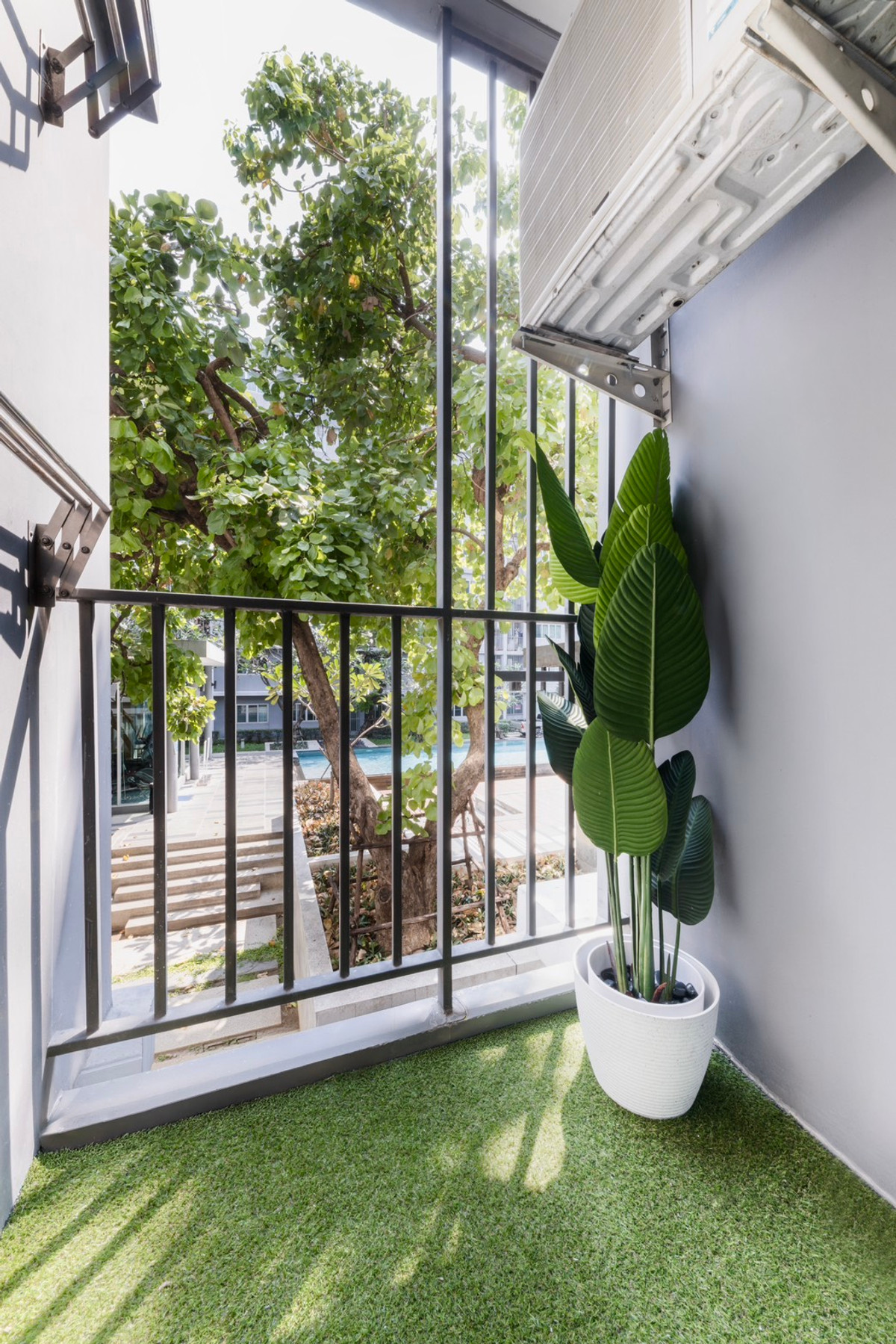 ขายคอนโดนวมินทร์ รามอินทรา : 🟢น็อต อยู่สบาย พร้อมดูแล / วิวสวน วิวสระ / คอนโด Renovate ใหม่สวยๆได้ไปตามภาพ /🟢 ขายคอนโด ดี คอนโด รามอินทรา ใกล้ รถไฟฟ้า มัยลาภ 4xx m