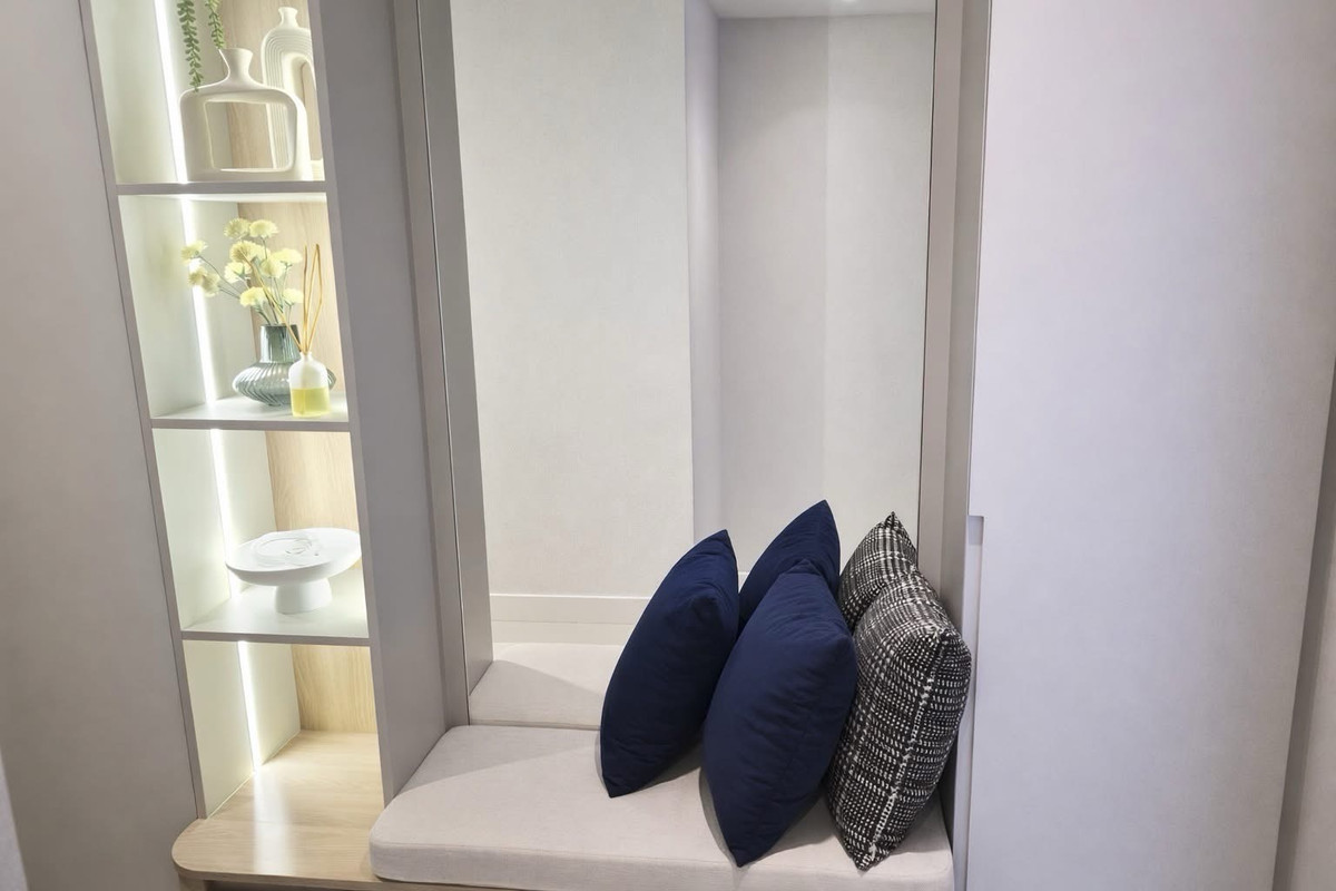 ขายคอนโดพระราม 9 เพชรบุรีตัดใหม่ RCA : Hot Deal ราคาพิเศษ Ashton Asoke Rama 9 2 ห้องนอน bed 13.7 ล้าน ห้องใหม่ ติดต่อ 0869017364