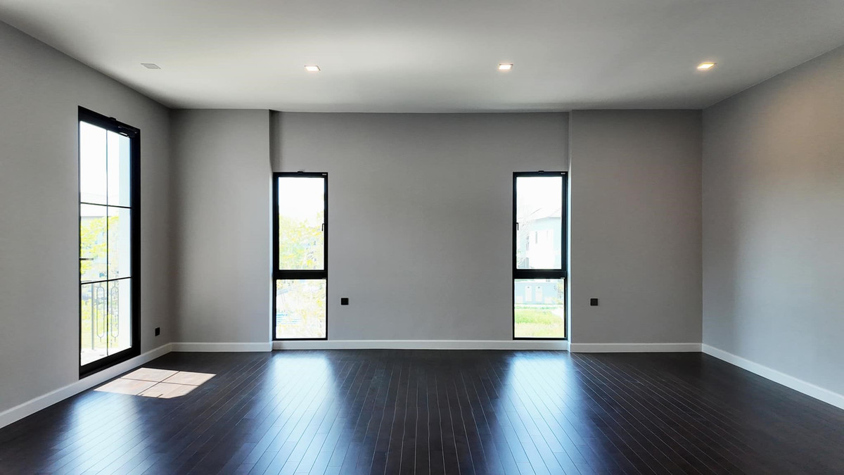 ขายบ้านปิ่นเกล้า จรัญสนิทวงศ์ : Grand Bangkok Boulevard Pinklao-Kanchana บ้านหลังมุมติดสวน ขนาดใหญ่ 620 ตร.ม. Please call: 082-894-4624