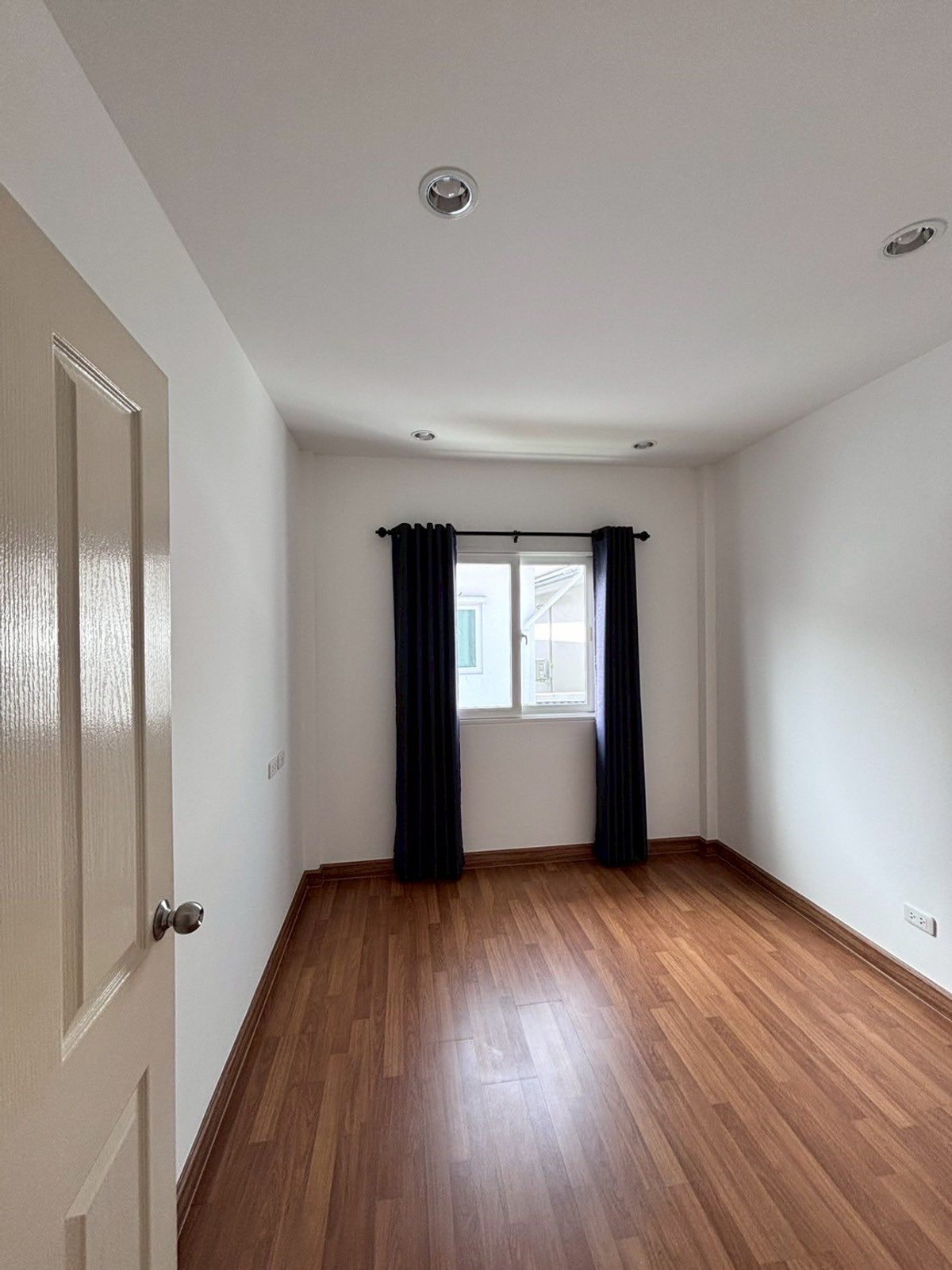 ขายนนทบุรี บางใหญ่ บางบัวทอง : บ้านแฝด ชวนชื่น พาร์ค กาญจนา - บางใหญ่ / 3 ห้องนอน (ขาย), Semi - detached house Chuan Chuen Park Kanchana - Bangyai / 3 Bedrooms (FOR SALE) AOM092