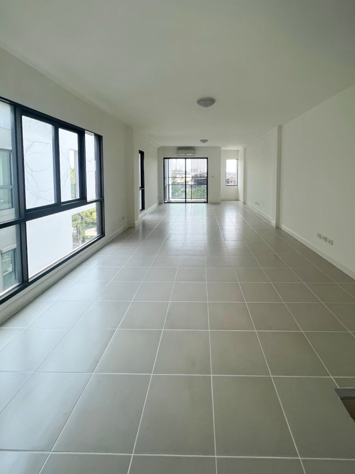 For SaleHome OfficeNawamin, Ramindra : Home Office B - Avenue Watcharapol / 3 Bedrooms (FOR SALE) DIT037