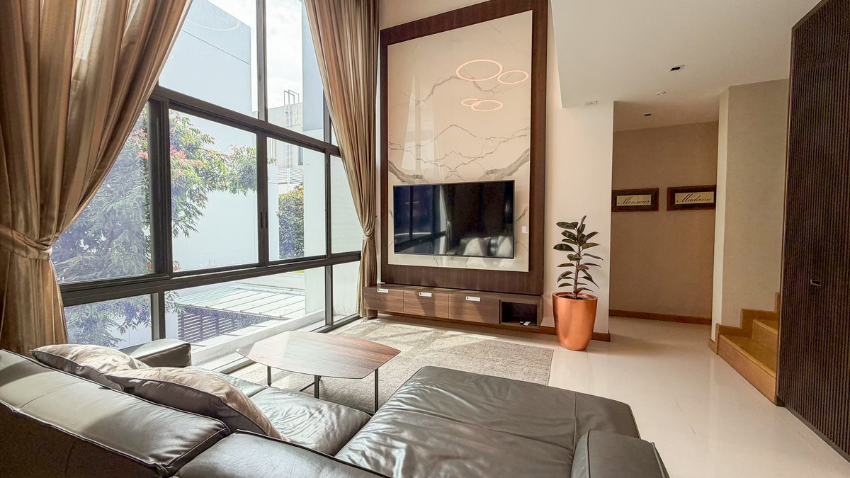 บ้านพระราม 9 เพชรบุรีตัดใหม่ RCA : 🏡 บ้านโครงการ Parc Priva | บ้านเดี่ยว 3 ชั้น 5+1 ห้องนอน ย่านห้วยขวาง กรุงเทพฯ