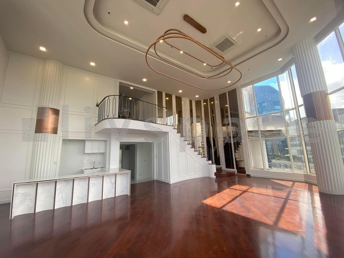 For RentCondoKhlongtoei, Kluaynamthai : ▚ LH124ツ For Rent: Moon Tower 6BR Triplex 657sqm. 350K🏰✨ Rare 3-Story Penthouse, Top Floor, Exquisite Old Money Decor, Thong Lo, Highly Private with only 68 Units!