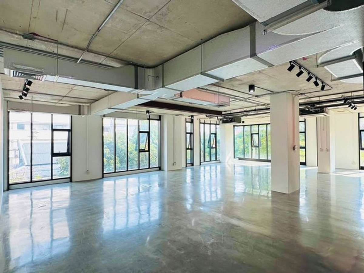 ให้เช่าสำนักงานอารีย์ อนุสาวรีย์ : HR3287ให้เช่าพื้นที่ออฟฟิศ/โชว์รูม 223 ตรม. ซอยพหลโยธิน 2 ใกล้ BTS อารีย์ บรรยากาศร่มรื่น