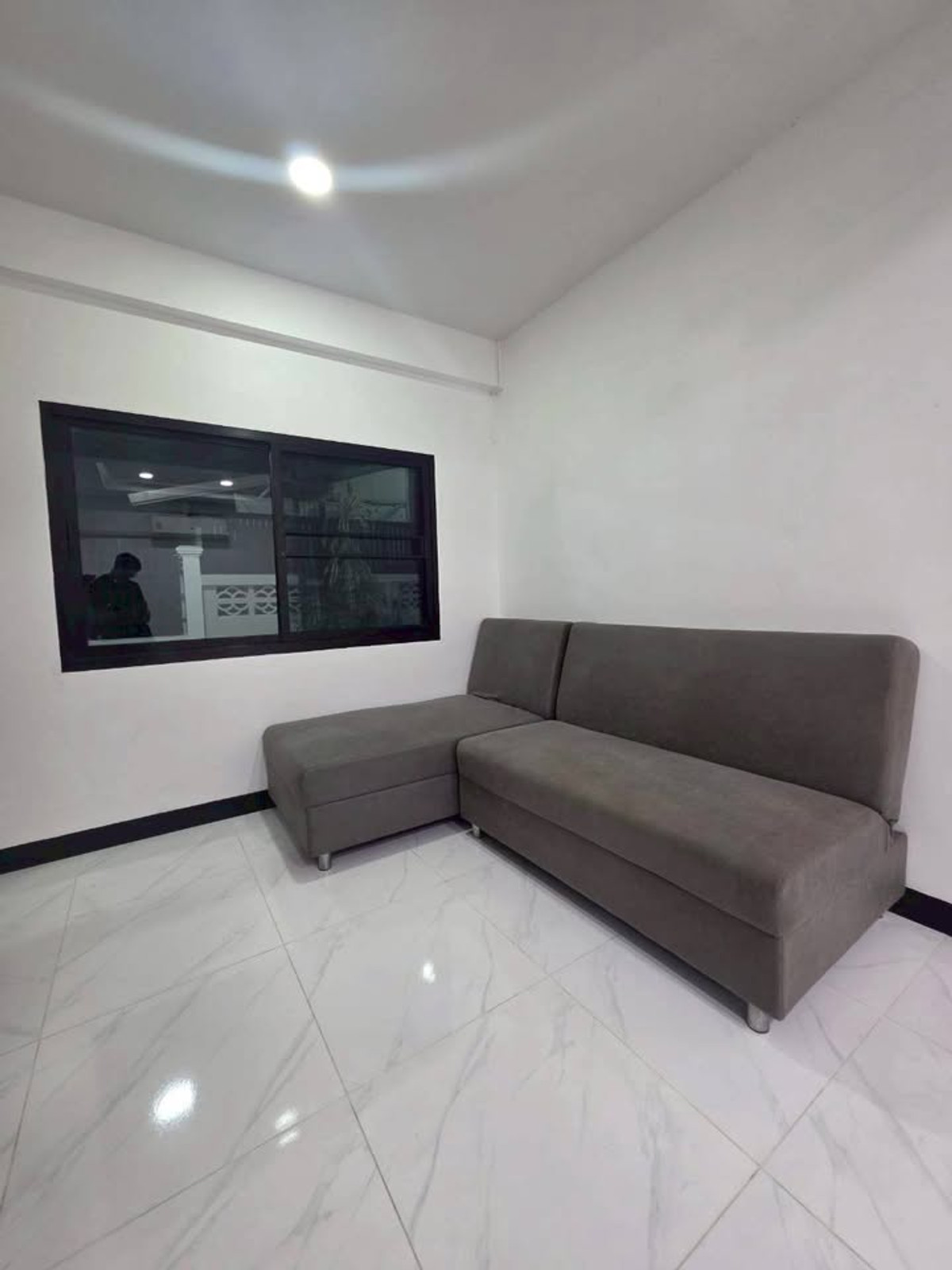 For RentHouseNonthaburi, Bang Yai, Bangbuathong : 4Bedroom House, 51 sq.wa., near MRT Saimai Station (less than 1 km walk), 3 Parking Spaces, Suitable for Company Registration