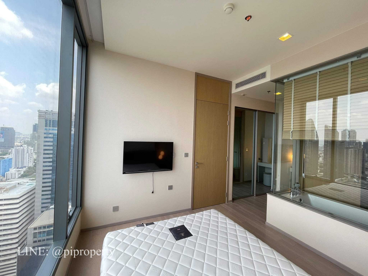 ให้เช่าคอนโดสุขุมวิท อโศก ทองหล่อ : ให้เช่าห้องชุด 1 ห้องนอน ตกแต่งครบครัน ที่ Esse Asoke ชั้นสูง หันหน้าไปทางทิศเหนือ อากาศเย็นสบาย ทำเลดีเยี่ยมในย่านอโศก ใกล้รถไฟฟ้า BTS และ MRT