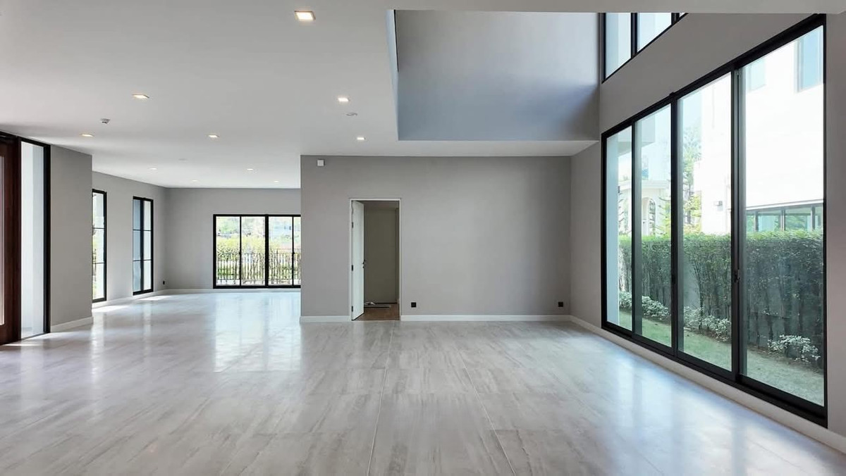 ขายบ้านปิ่นเกล้า จรัญสนิทวงศ์ : Grand Bangkok Boulevard Pinklao-Kanchana บ้านหลังมุมติดสวน ขนาดใหญ่ 620 ตร.ม. Please call: 082-894-4624