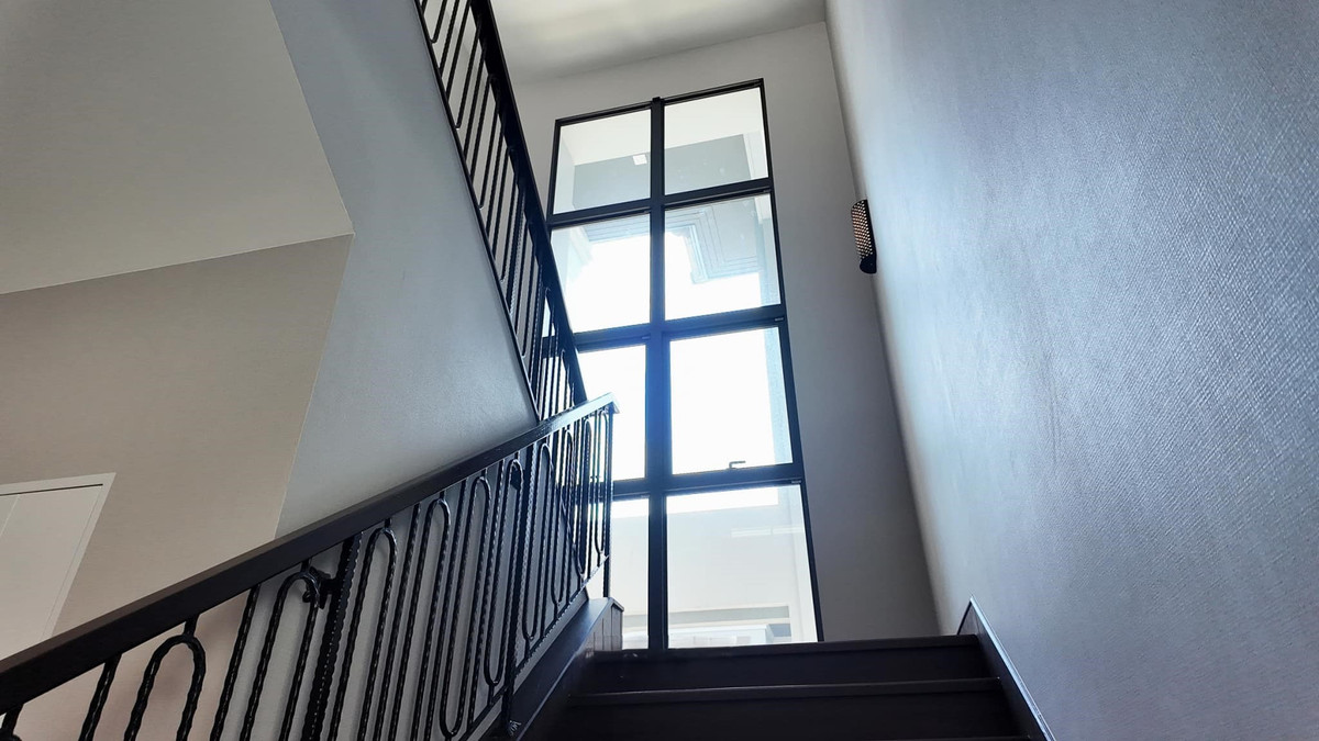 ขายบ้านปิ่นเกล้า จรัญสนิทวงศ์ : Grand Bangkok Boulevard Pinklao-Kanchana บ้านหลังมุมติดสวน ขนาดใหญ่ 620 ตร.ม. Please call: 082-894-4624