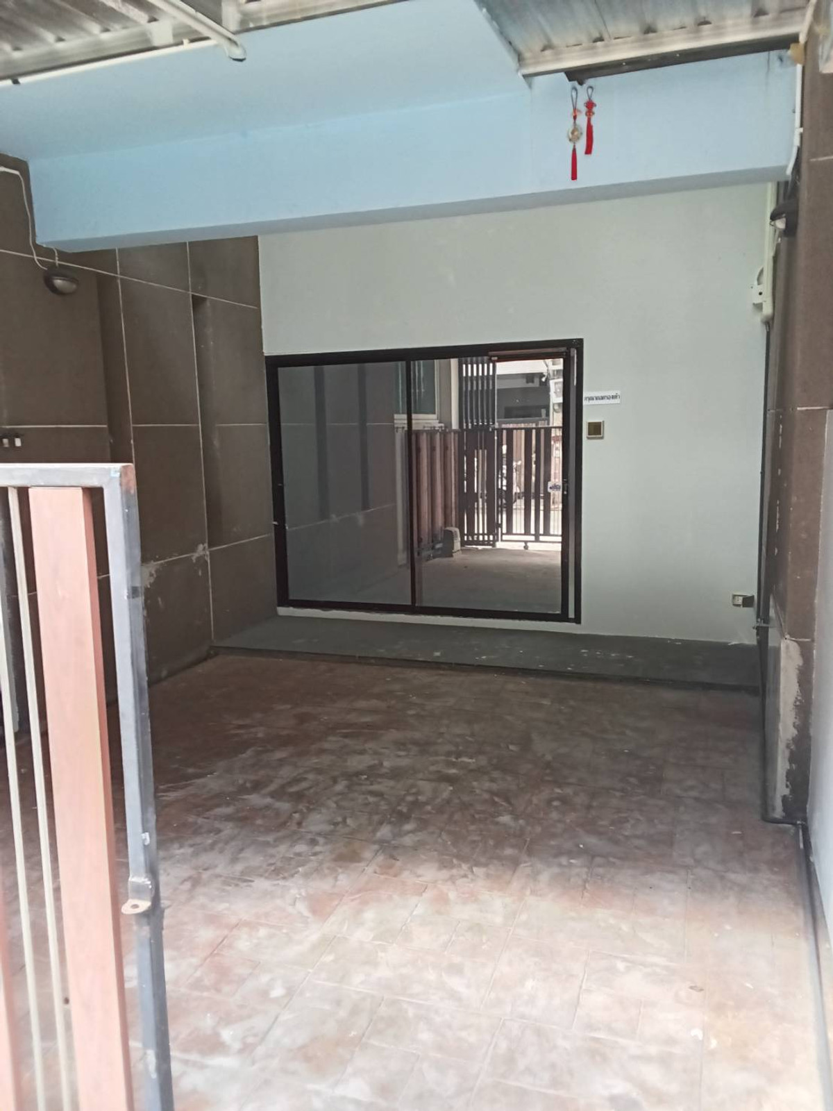 ให้เช่าโกดังราชเทวี พญาไท : Townhouse 5 floors x 40 sq.m. 中 日 Please add LINE ID @806qphgn o8415o5483