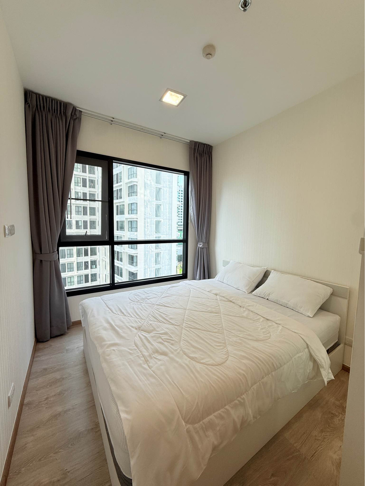 ให้เช่าคอนโดพระราม 9 เพชรบุรีตัดใหม่ RCA : ให้เช่า Condolette Midst Rama 9 ห้องสวยชั้นสูง วิวโล่งโปร่ง 1 นอน 30 ตรม.