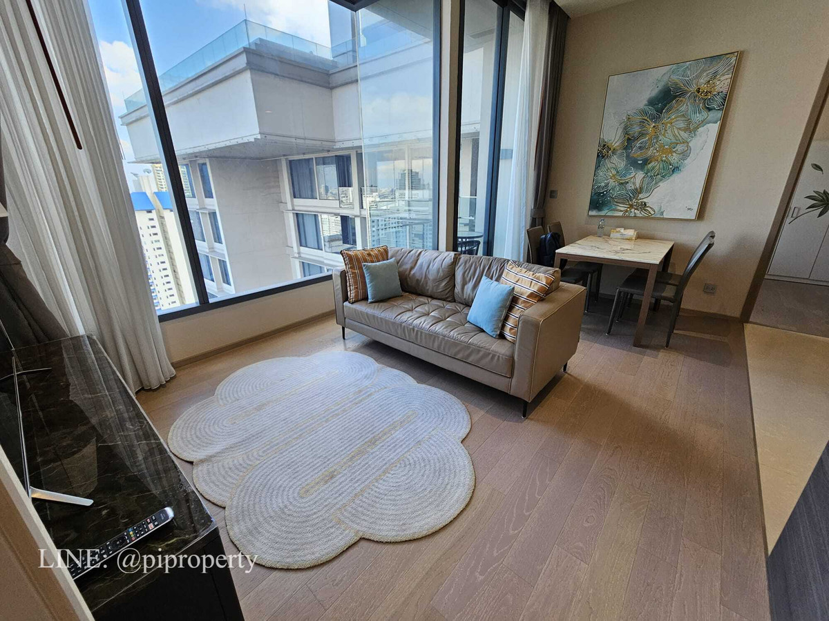 ให้เช่าคอนโดสุขุมวิท อโศก ทองหล่อ : ให้เช่าห้องชุด 2 ห้องนอน ตกแต่งครบครัน ในโครงการ Esee Asoke ทำเลดีเยี่ยมในย่านอโศก ใกล้รถไฟฟ้า BTS และ MRT