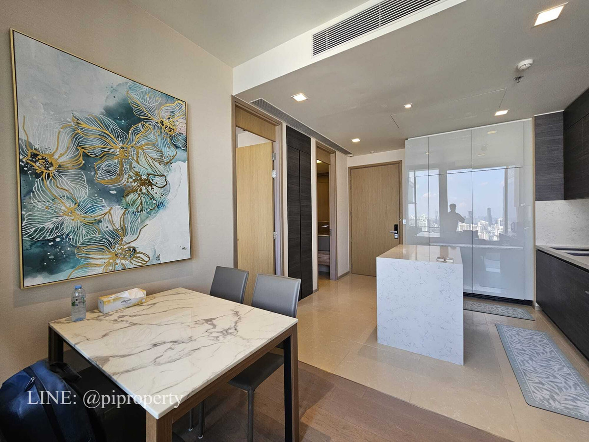 ให้เช่าคอนโดสุขุมวิท อโศก ทองหล่อ : ให้เช่าห้องชุด 2 ห้องนอน ตกแต่งครบครัน ในโครงการ Esee Asoke ทำเลดีเยี่ยมในย่านอโศก ใกล้รถไฟฟ้า BTS และ MRT