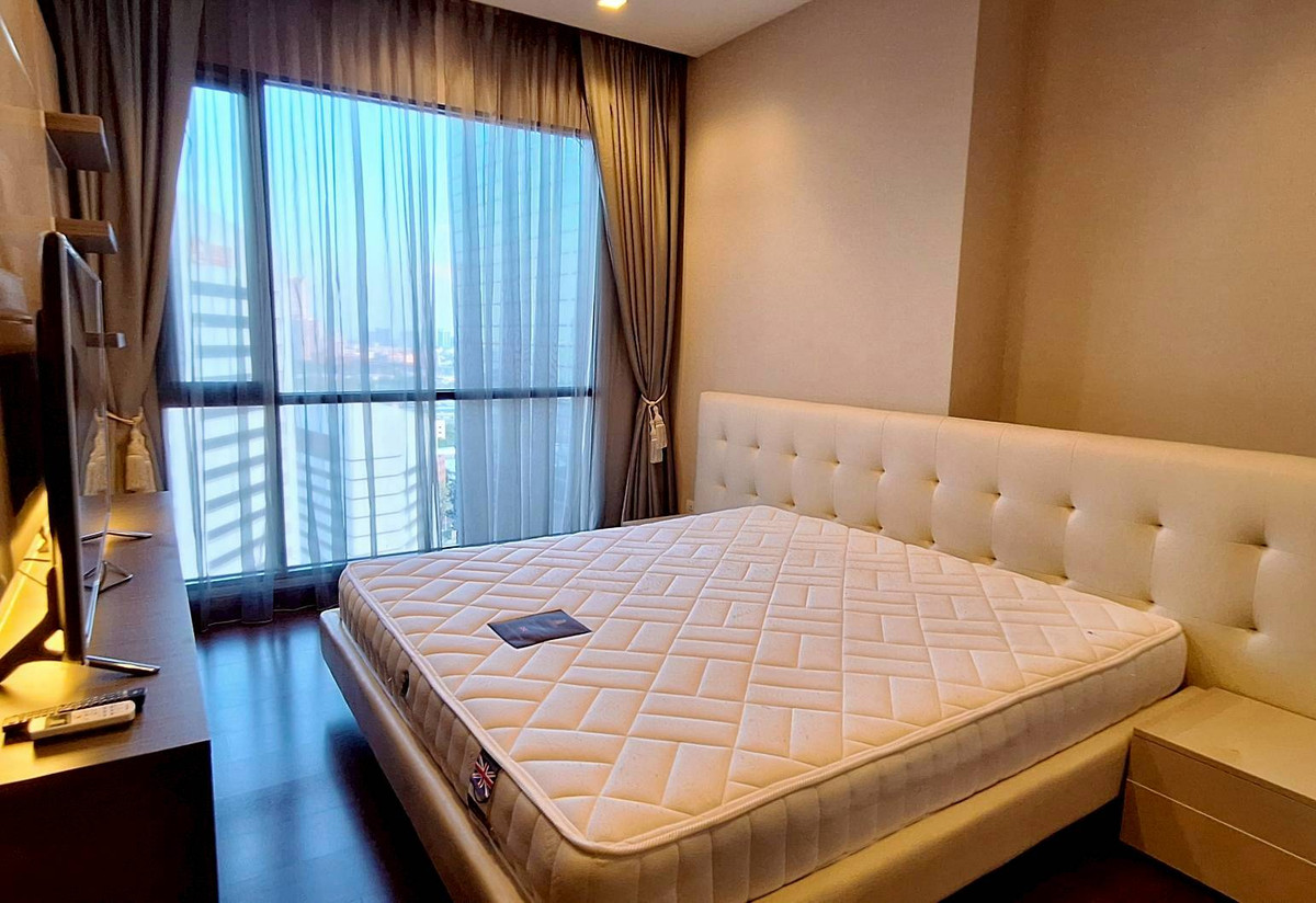 ให้เช่าคอนโดรัชดา ห้วยขวาง : ✨ Rare Item! ให้เช่า Ivy Ampio ห้อง Combine ขนาดใหญ่ สุดหรู 🏙️