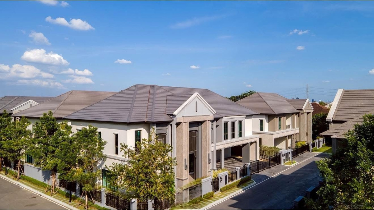 ขายบ้านปิ่นเกล้า จรัญสนิทวงศ์ : Grand Bangkok Boulevard Pinklao-Kanchana บ้านหลังมุมติดสวน ขนาดใหญ่ 620 ตร.ม. Please call: 082-894-4624