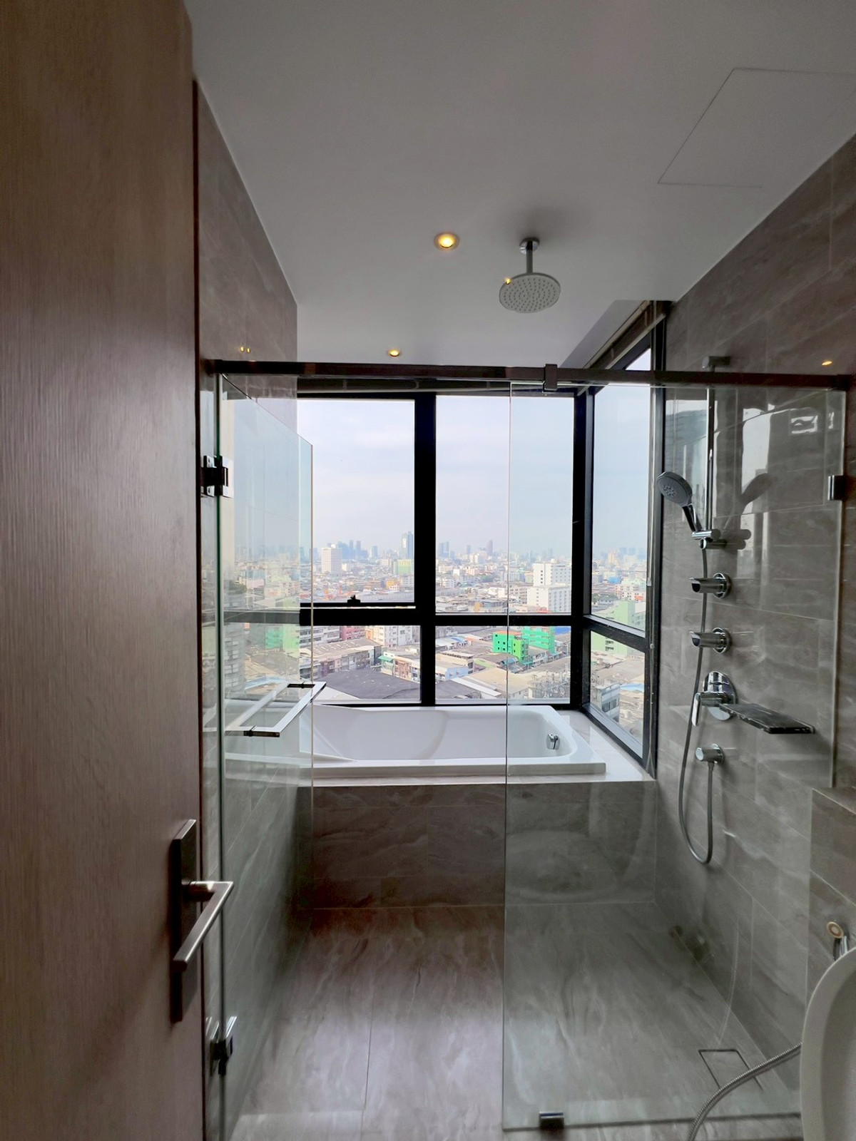 ให้เช่าคอนโดพระราม 9 เพชรบุรีตัดใหม่ RCA : SPECIAL PRICE -- FOR RENT - 2 BEDROOM 68 SQ.M-  READY TO MOVE IN - CALL NOW 094-641-5974