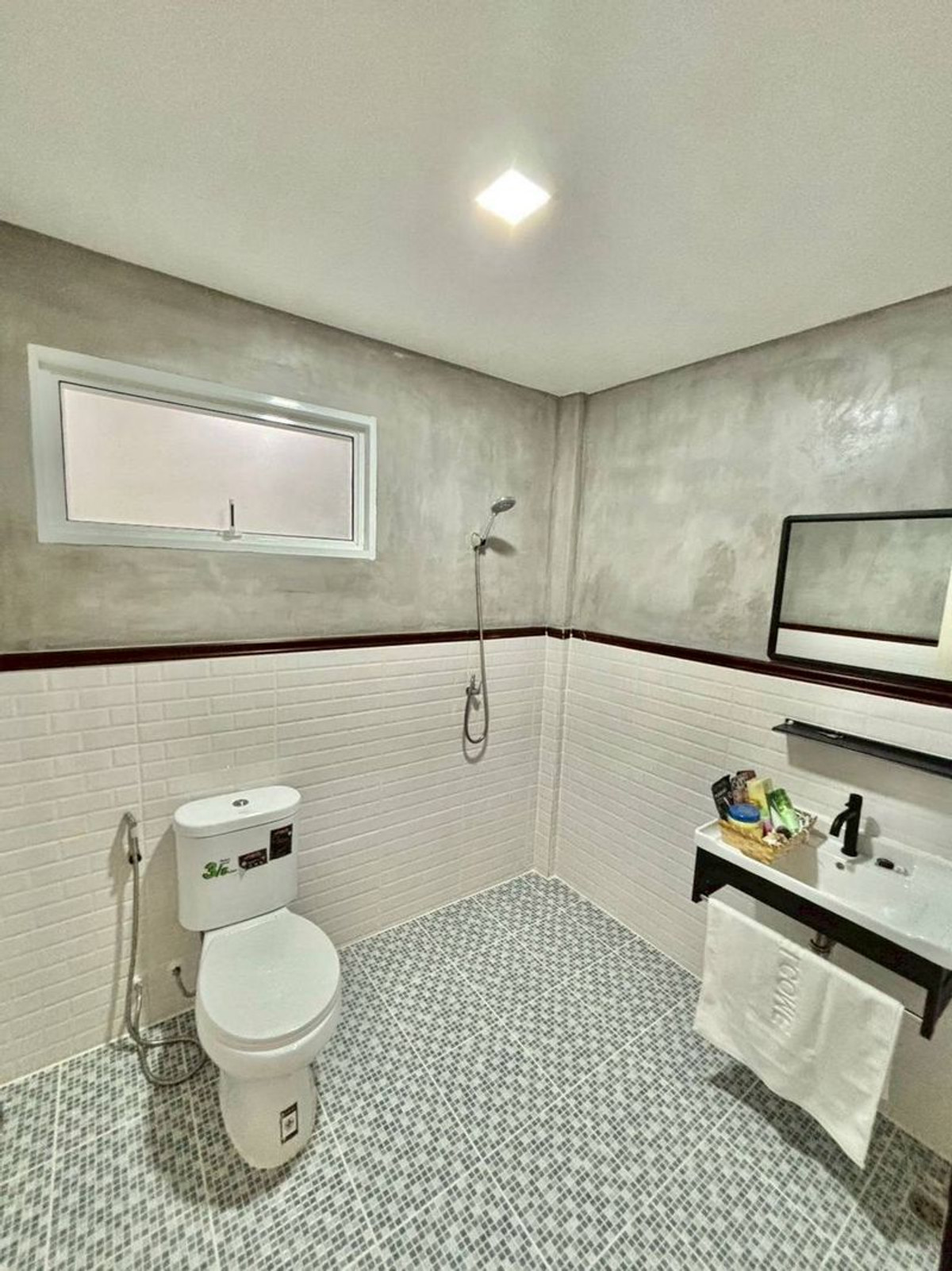 For SaleTownhomePathum Thani,Rangsit, Thammasat : 2-story townhouse for sale, Piyawararom Village, Khlong 4, area 24 square wah, 3 bedrooms, Bueng Yitho Subdistrict, Thanyaburi District, Pathum Thani Province.