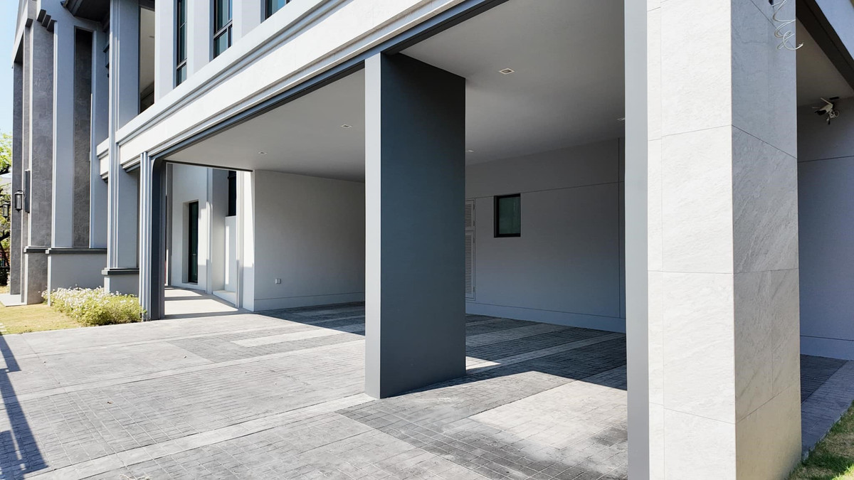 ขายบ้านปิ่นเกล้า จรัญสนิทวงศ์ : Grand Bangkok Boulevard Pinklao-Kanchana บ้านหลังมุมติดสวน ขนาดใหญ่ 620 ตร.ม. Please call: 082-894-4624