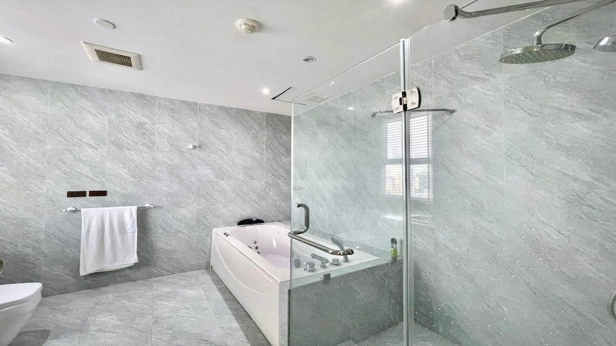 ขายคอนโดสุขุมวิท อโศก ทองหล่อ : Best Price 4BR Condo at Ideal 24 Sukhumvit 24 Near BTS Phrom Phong