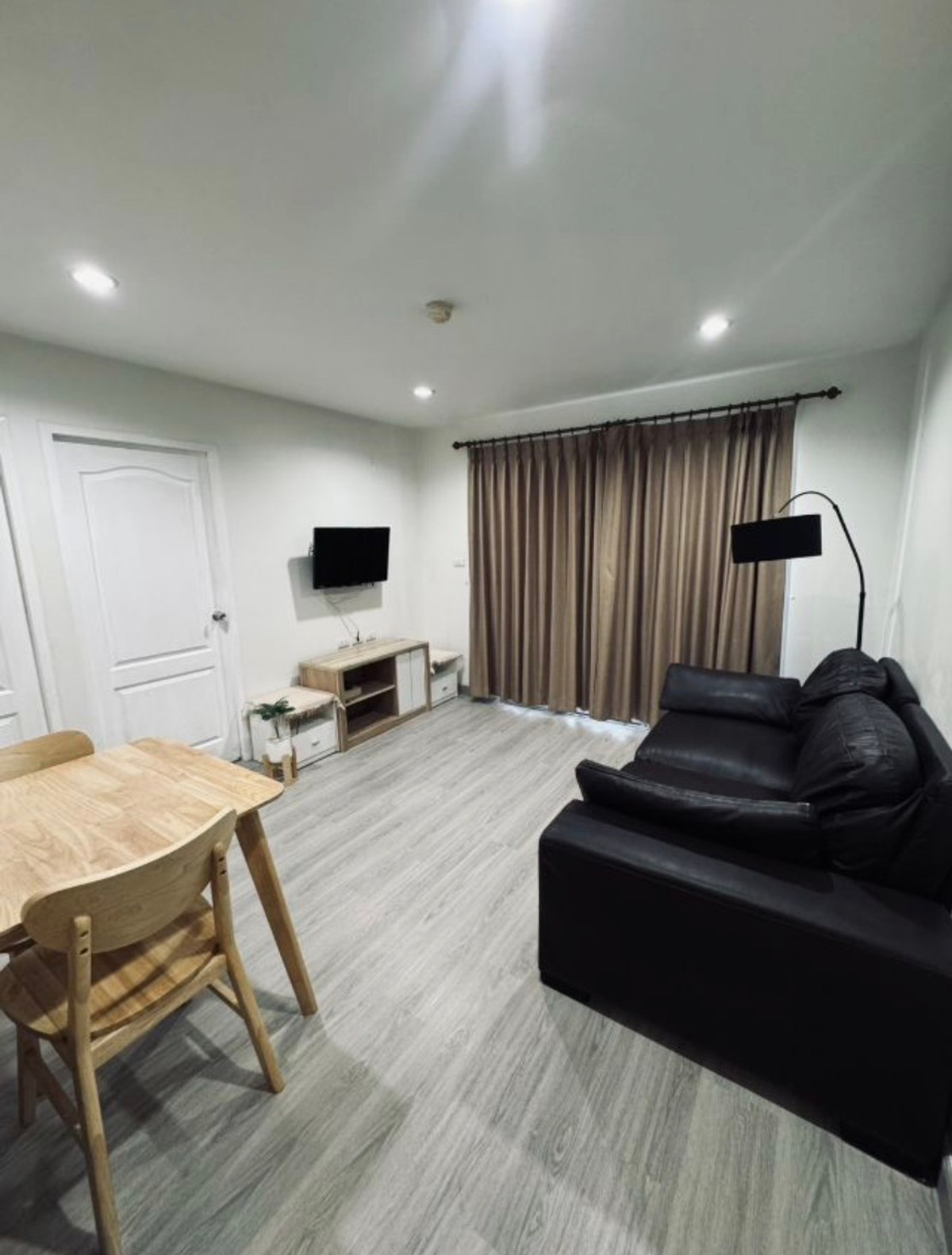 For RentCondoChaengwatana, Muangthong : 🚨 Condo for rent, The Paint Ngamwongwan 22 ✨ Beautiful room, fully furnished, ready to move in ✨ Corner room, good atmosphere, not chaotic.