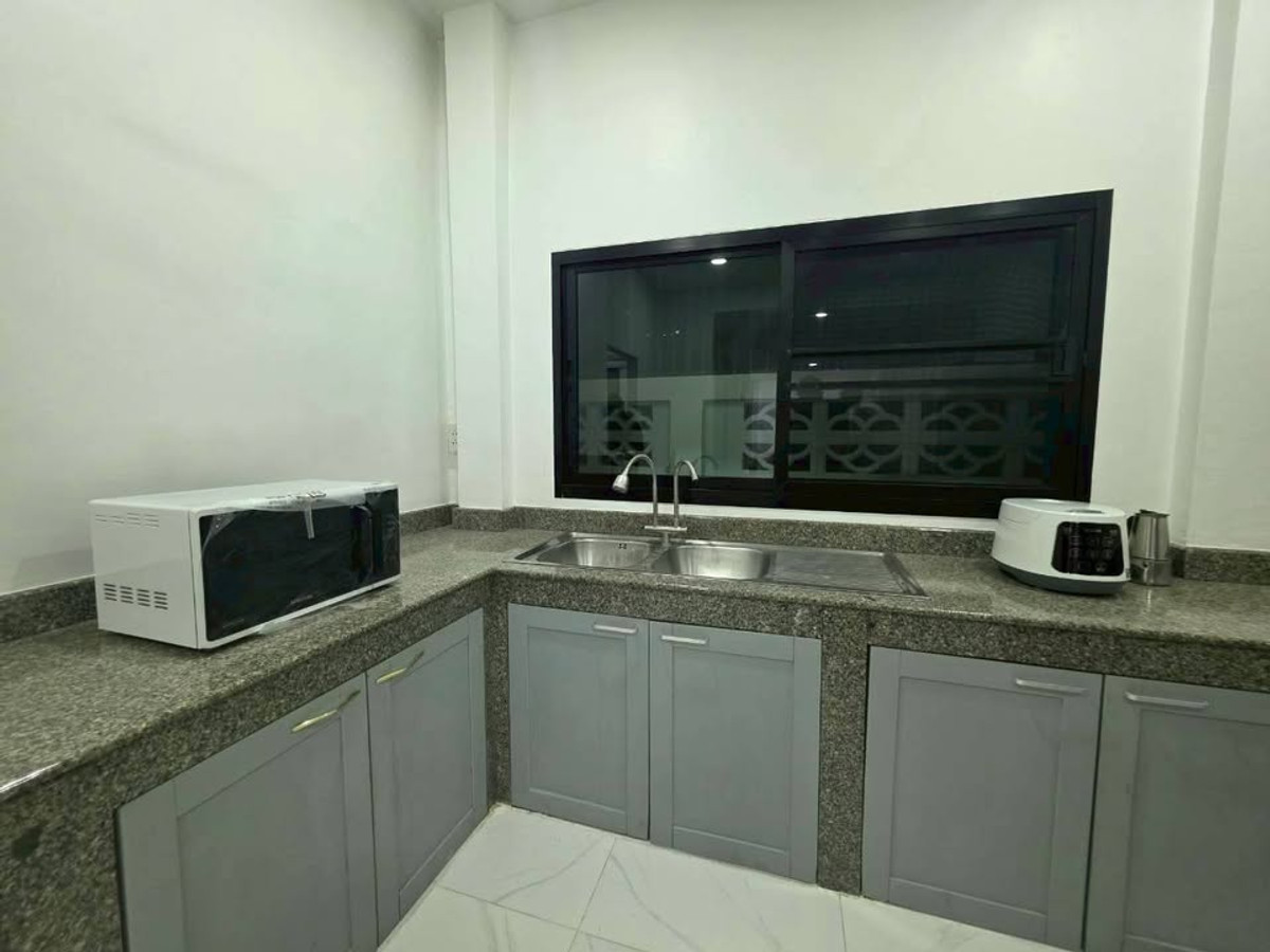 For RentHouseNonthaburi, Bang Yai, Bangbuathong : 4Bedroom House, 51 sq.wa., near MRT Saimai Station (less than 1 km walk), 3 Parking Spaces, Suitable for Company Registration