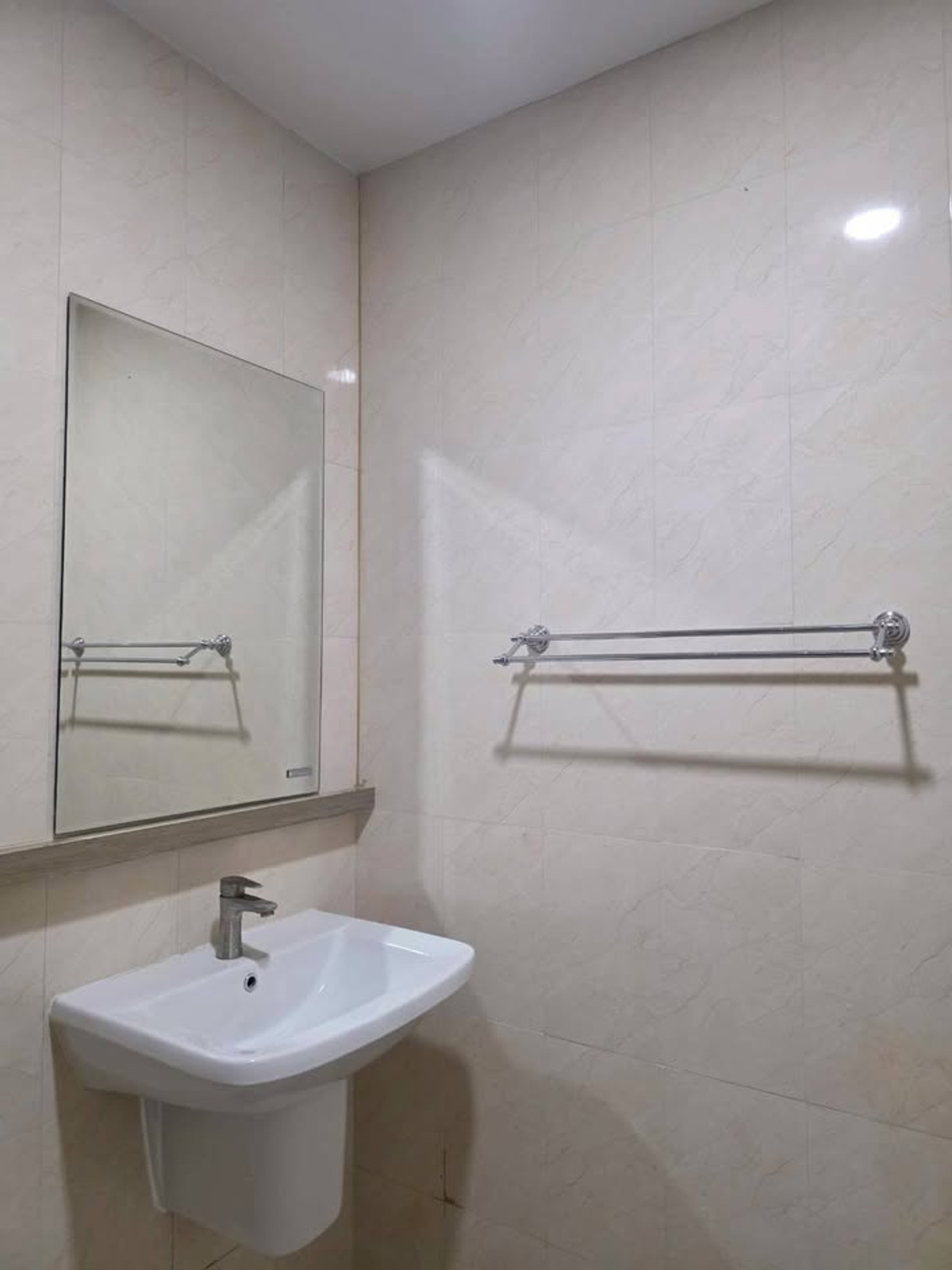 For RentHouseNonthaburi, Bang Yai, Bangbuathong : 4Bedroom House, 51 sq.wa., near MRT Saimai Station (less than 1 km walk), 3 Parking Spaces, Suitable for Company Registration