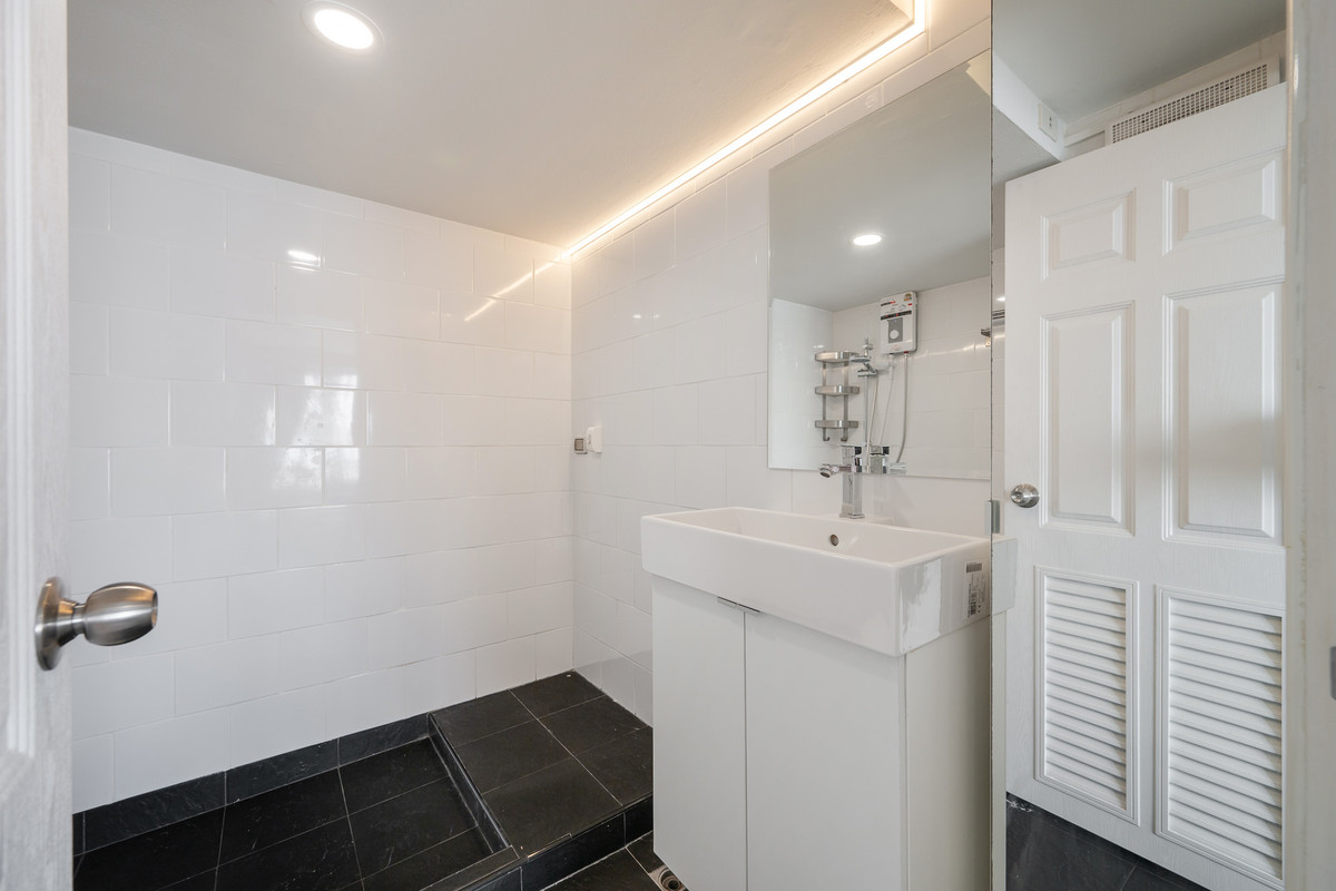 ขายคอนโดบางนา แบริ่ง ลาซาล : K-6789 BEST DEAL🔥🔥  ขายด่วน ! ห้องตกแต่งใหม่ พร้อมอยู่ บางนา เพลซ  ใกล้ BTS + เซ็นทรัล บางนา