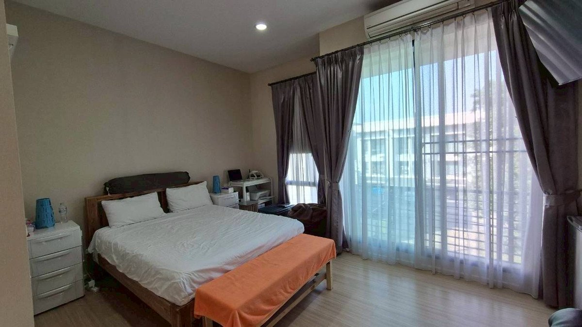 For RentTownhomeRattanathibet, Sanambinna : Townhouse for rent, corner plot, Baan Klang Muang Rattanathibet