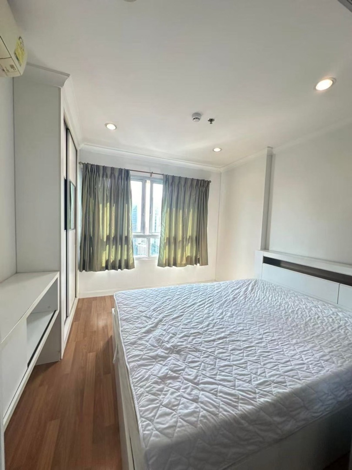 คอนโดพระราม 9 เพชรบุรีตัดใหม่ RCA : ขาย Sale 2.78 Million 